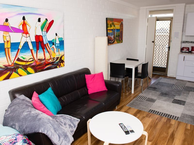 Sleeps 3, Walk TO Everything Including Markets AND Rottnest Island Ferry