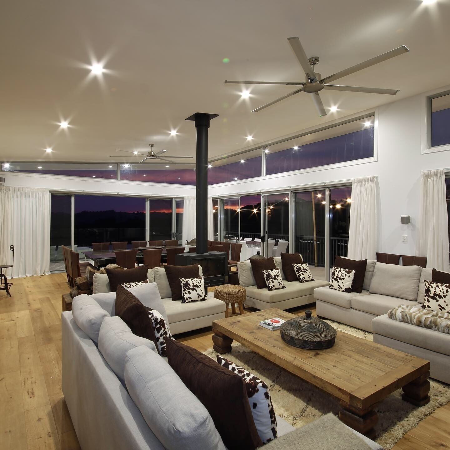 Tides - Byron Hinterland 8 Bedroom Villa Magic Views