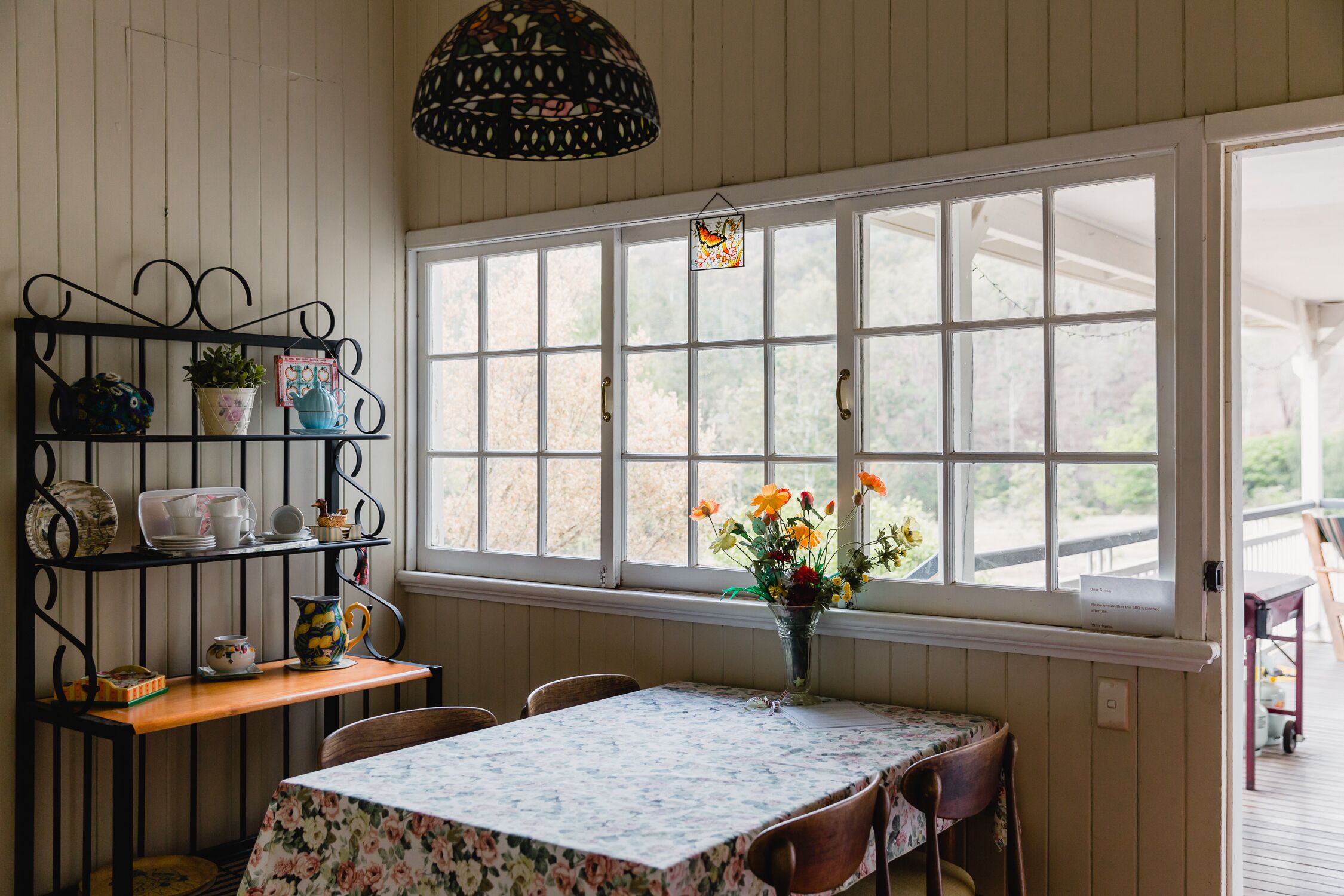 Eighteen Mile Cottage - river access with breathtaking views!