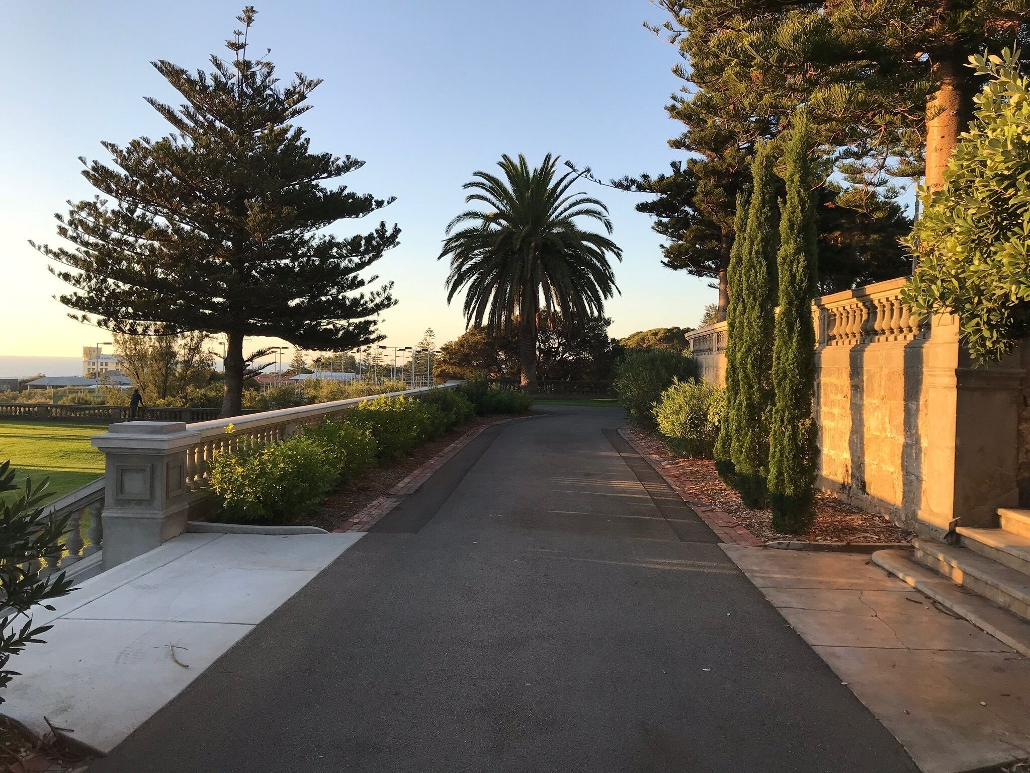 Cottesloe Beachfront Luxury Ocean View Apartment Ideal for Couple and Children