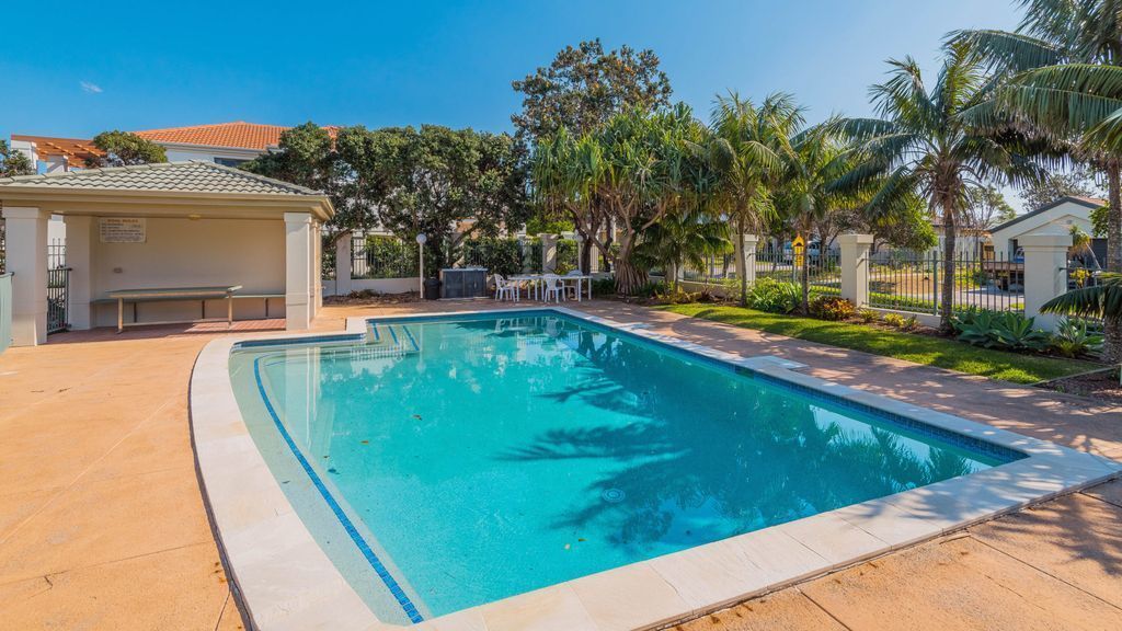 Catalina Court Unit 7 - Metres From Pippi Beach