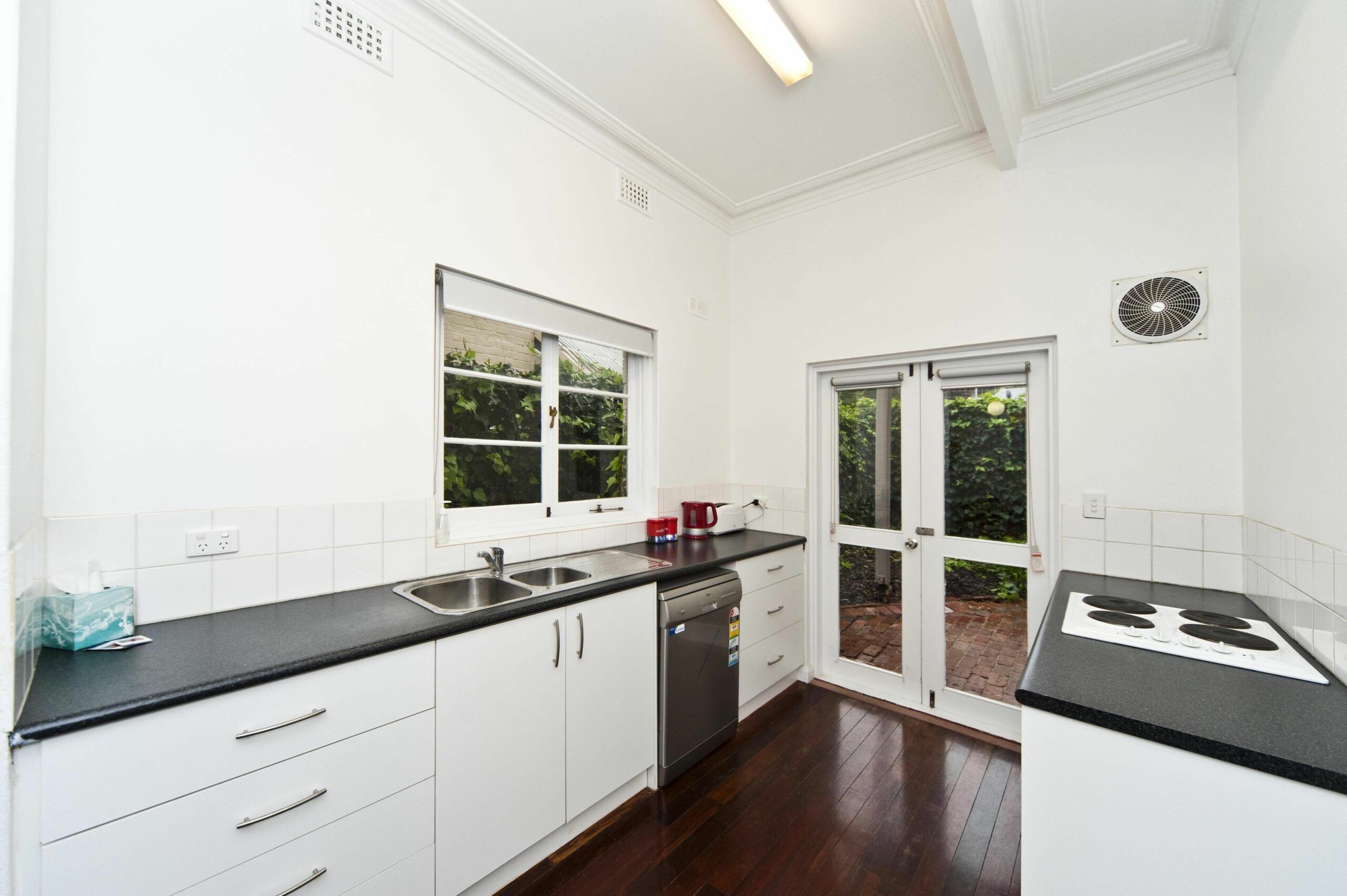 3 Bedroom Accommodation Near to UWA and Hospitals