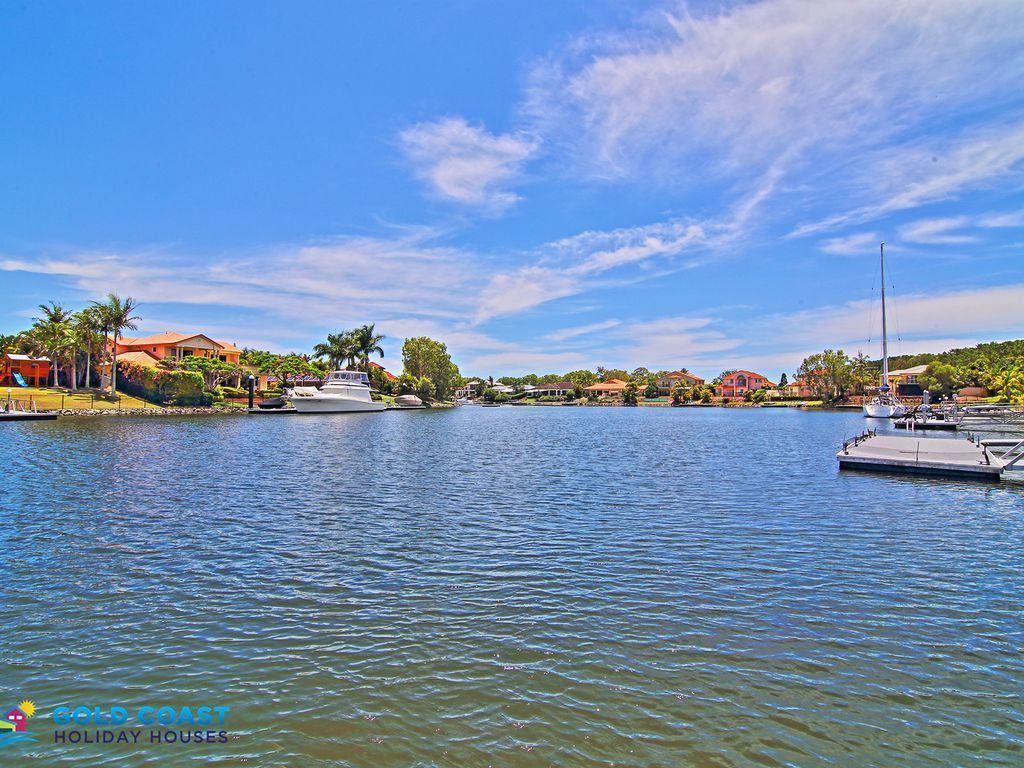 Gold Coast Holiday Houses - Sails @ Hope Island Resort