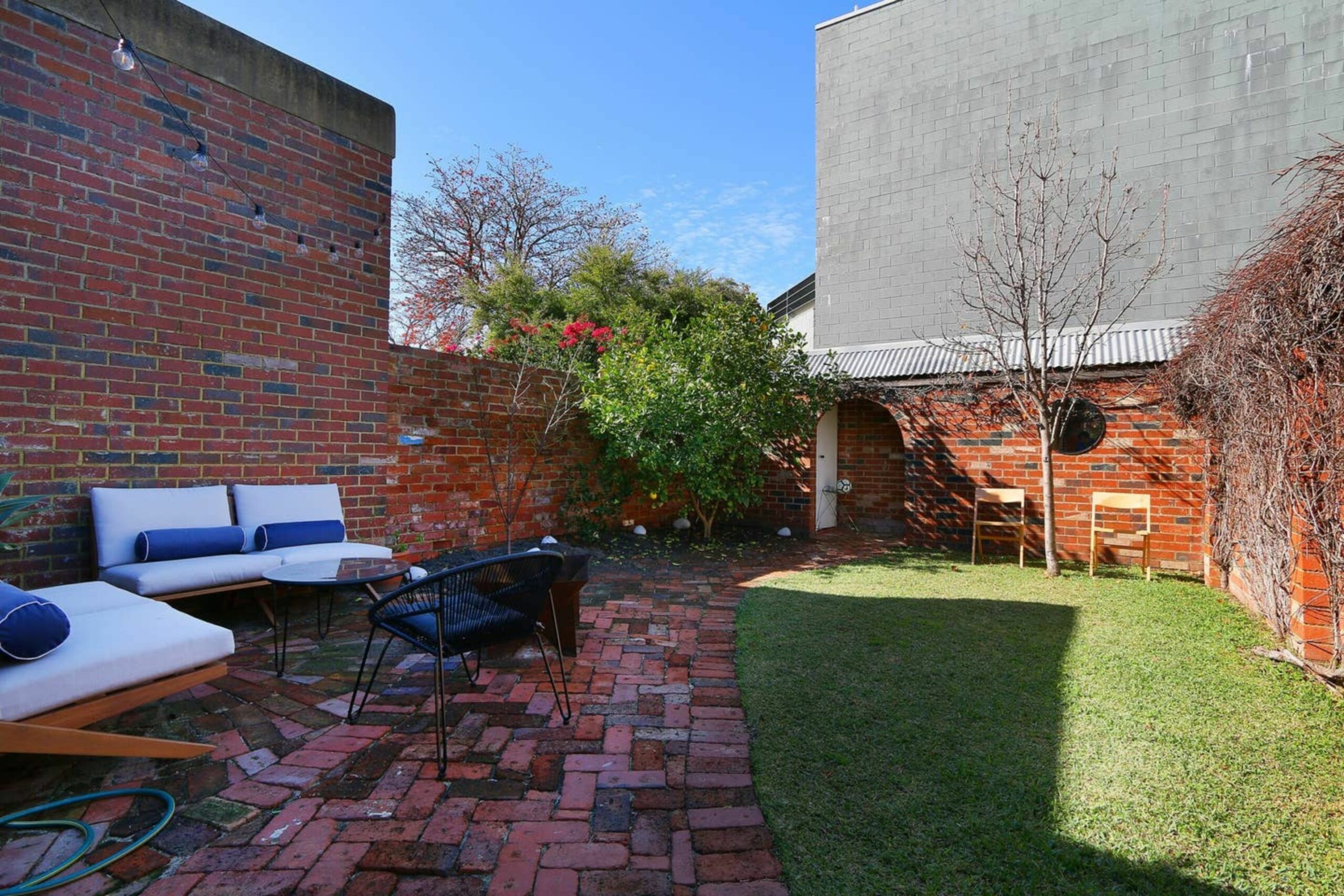 Designer 2 Bedroom House With Garden in Northbridge