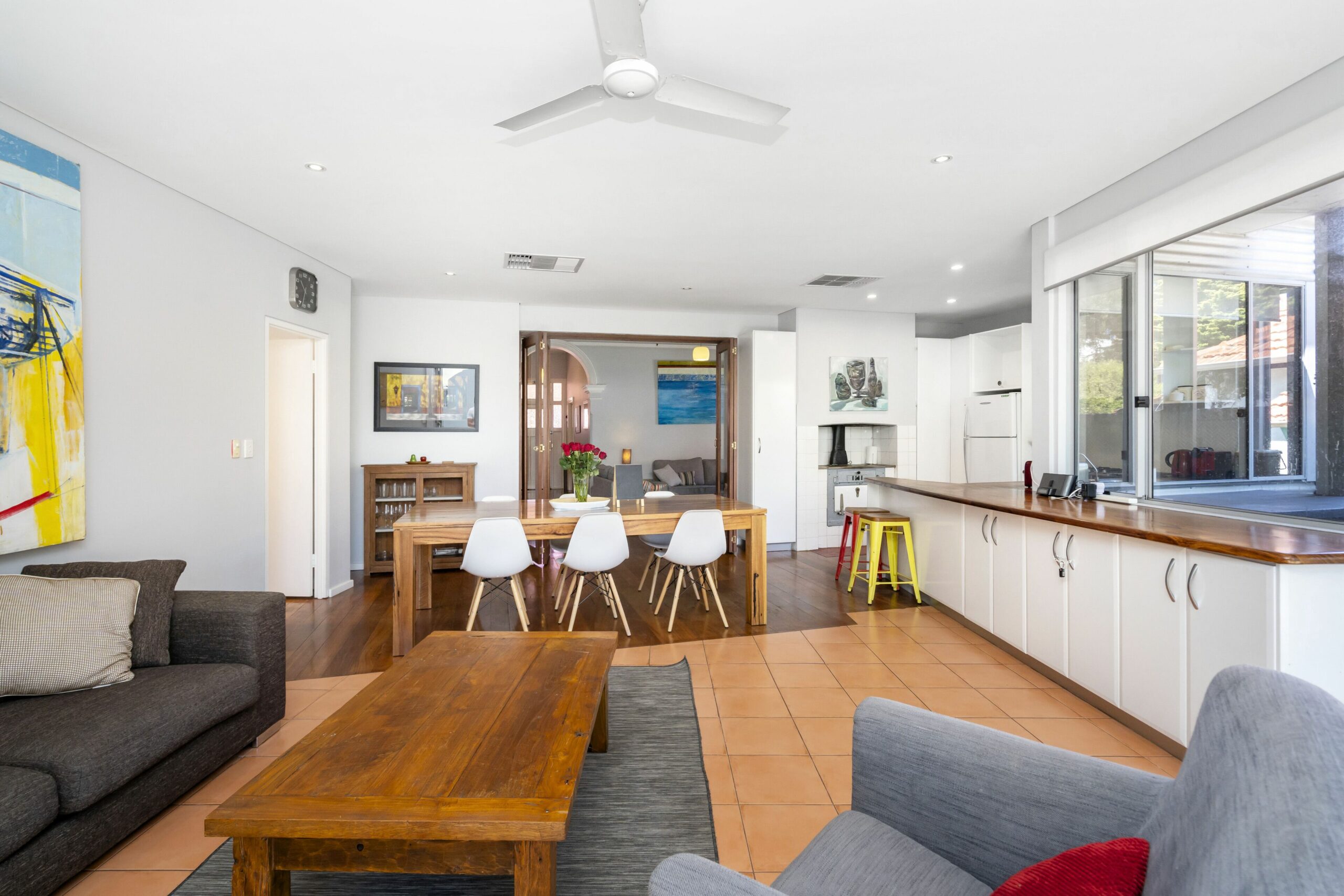 Outdoor Oasis With Views! Walk to Freo, Beach, Cafes & More..