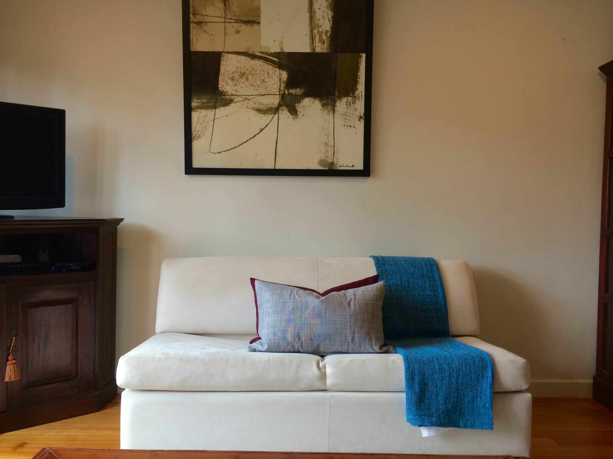 Executive Style First Floor Apartment With Large Alfresco Balcony
