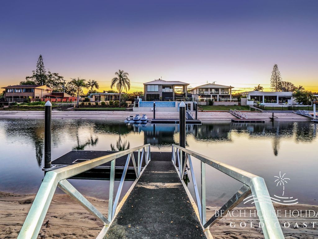 Maureen Waterfront Beach House