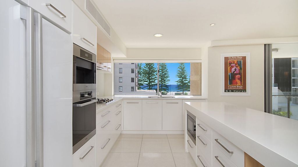 Maili 6 Luxury sky Home Apartment in Rainbow Bay Coolangatta Wi-fi Included