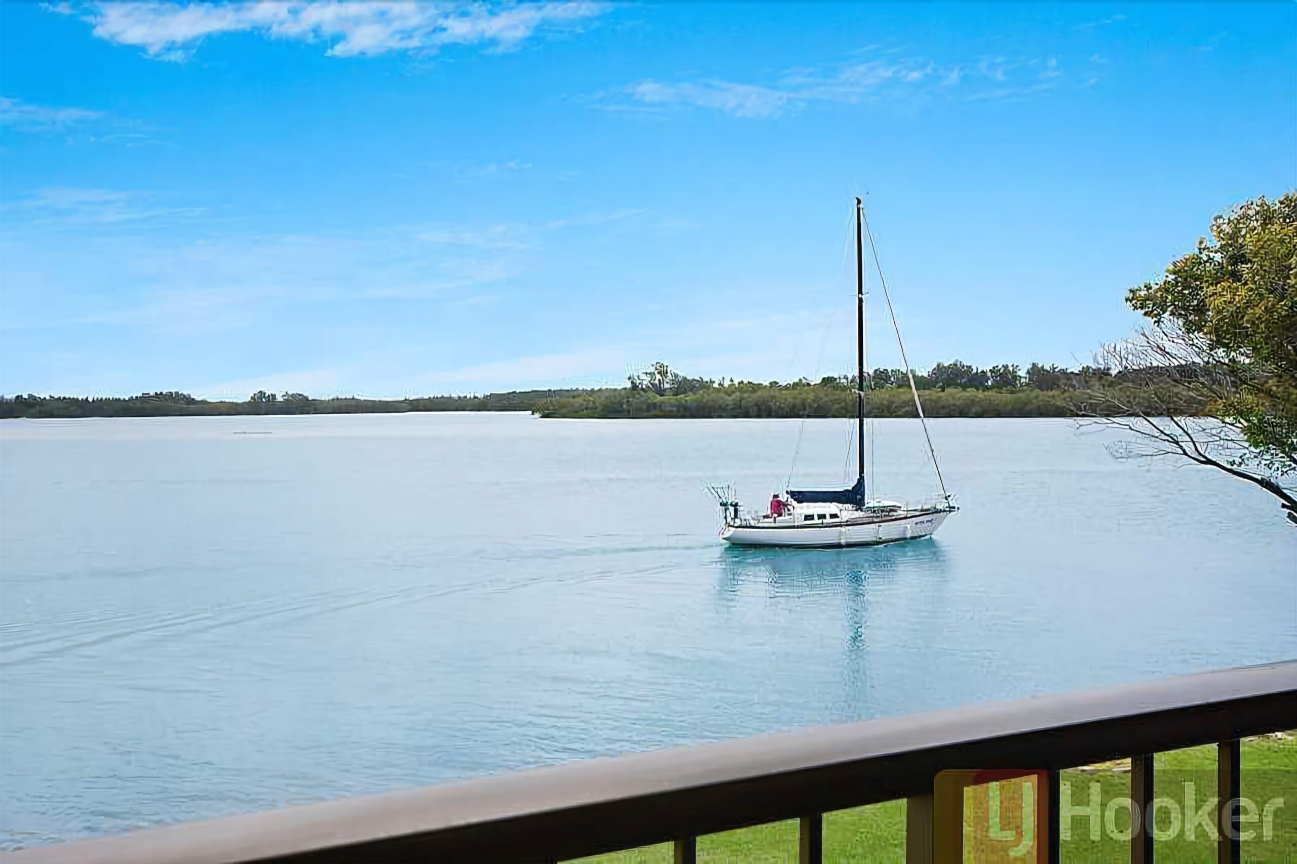 Freshly renovated and fronting the mighty Clarence River!