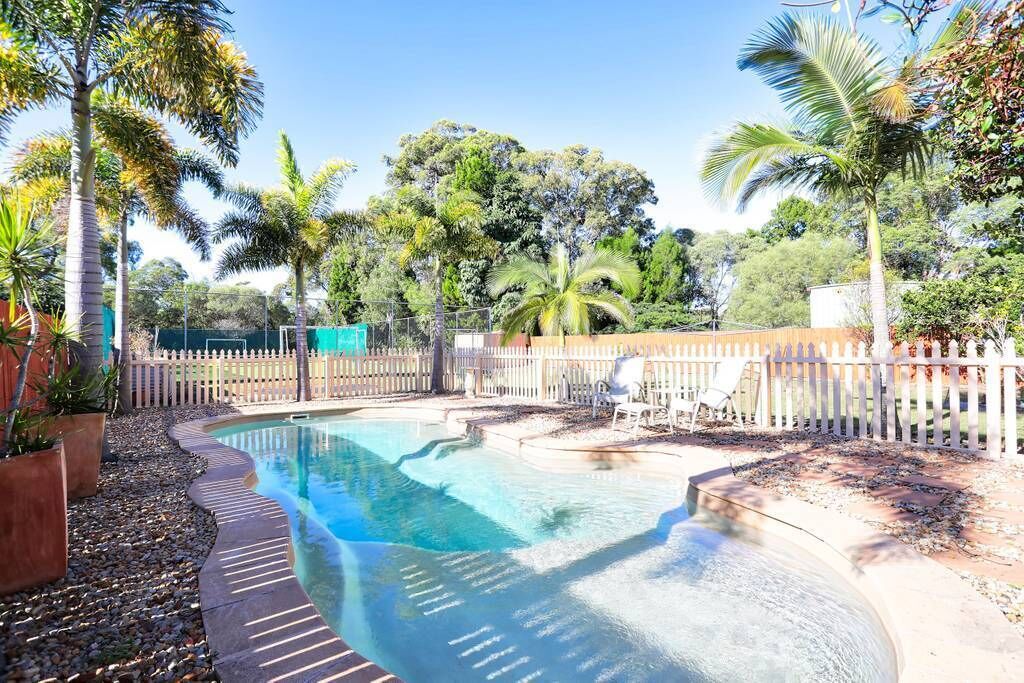 Luxury Family Holiday or Business Retreat on Beautiful Bribie Island