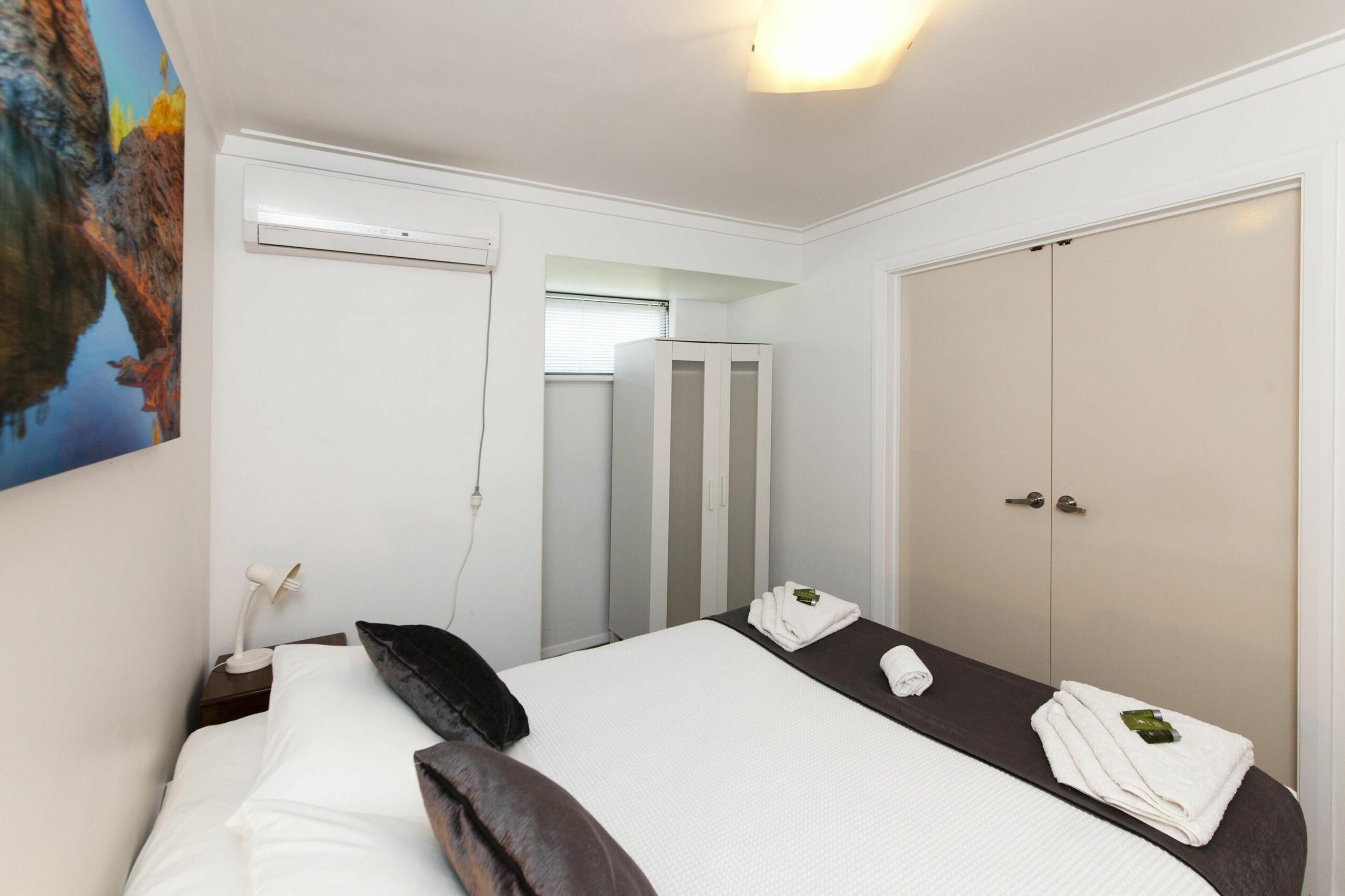 Stylish Subiaco Terrace Accommodation - 3 Bedrooms, Central Location