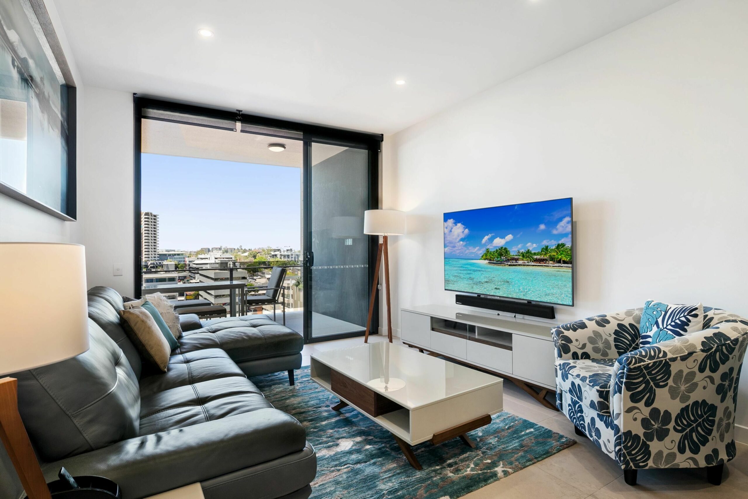 Convenient 2-bed Apartment With Panoramic Views