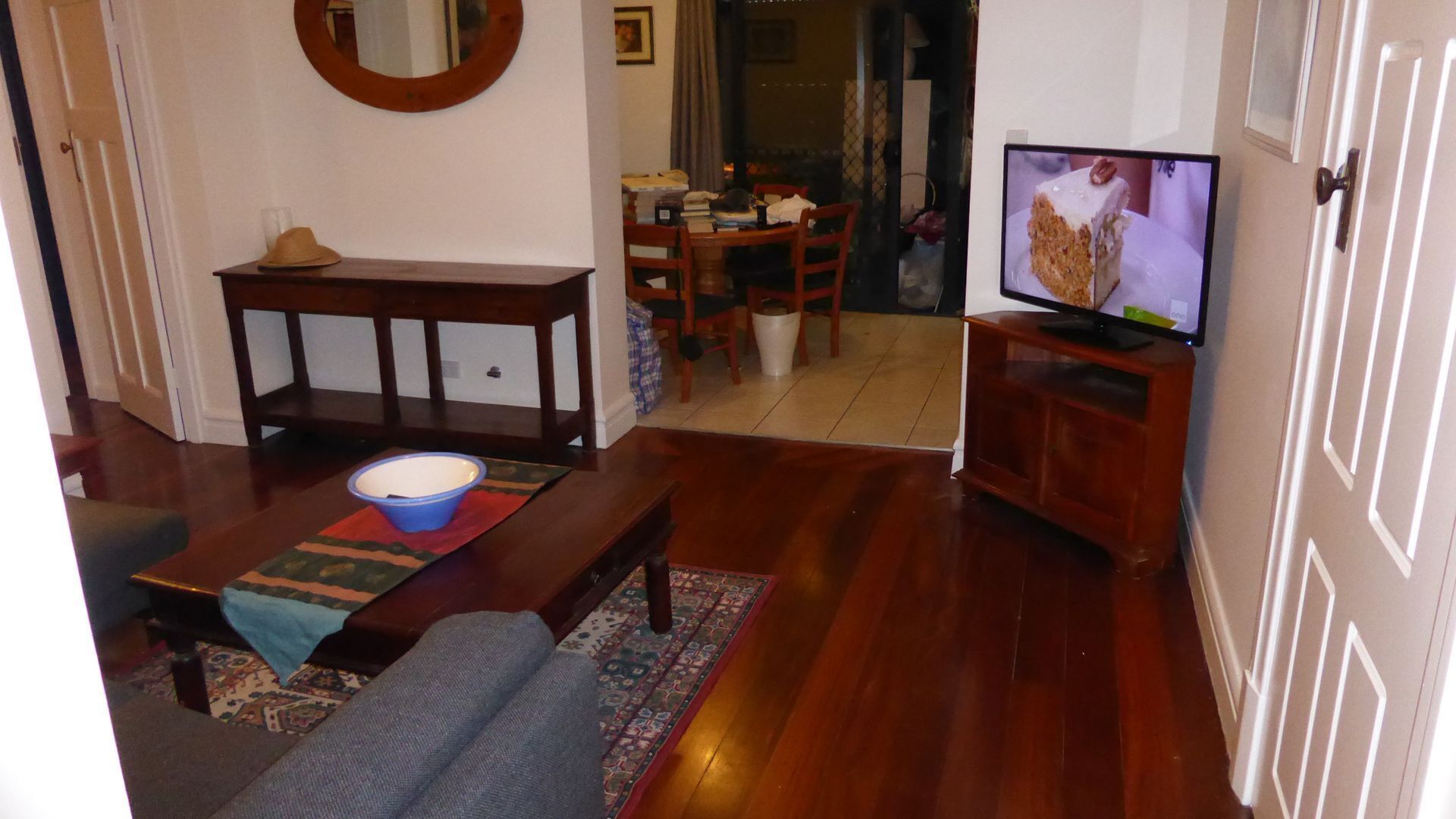 Funky Freo home in a great location, off street parking, free WiFi and BBQ