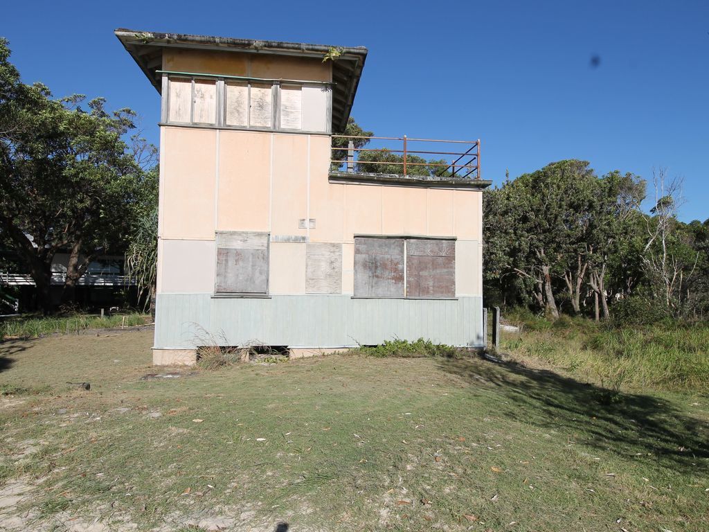 Signal Cottage - beach front