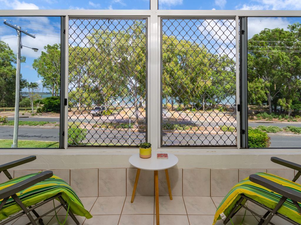 Stay and Play on the Esplanade at Banksia Beach