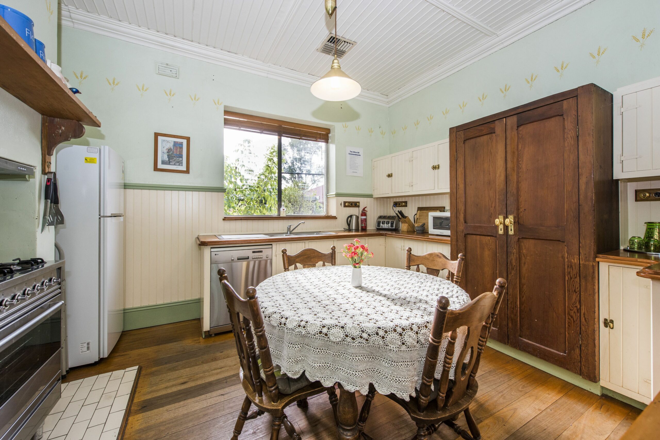 Ideal Mudgee Stay! Central Location - 1-2 Blocks to Anywhere in the Town Centre