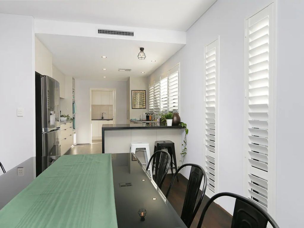 Luxury 4-Bedroom House - Mount Lawley