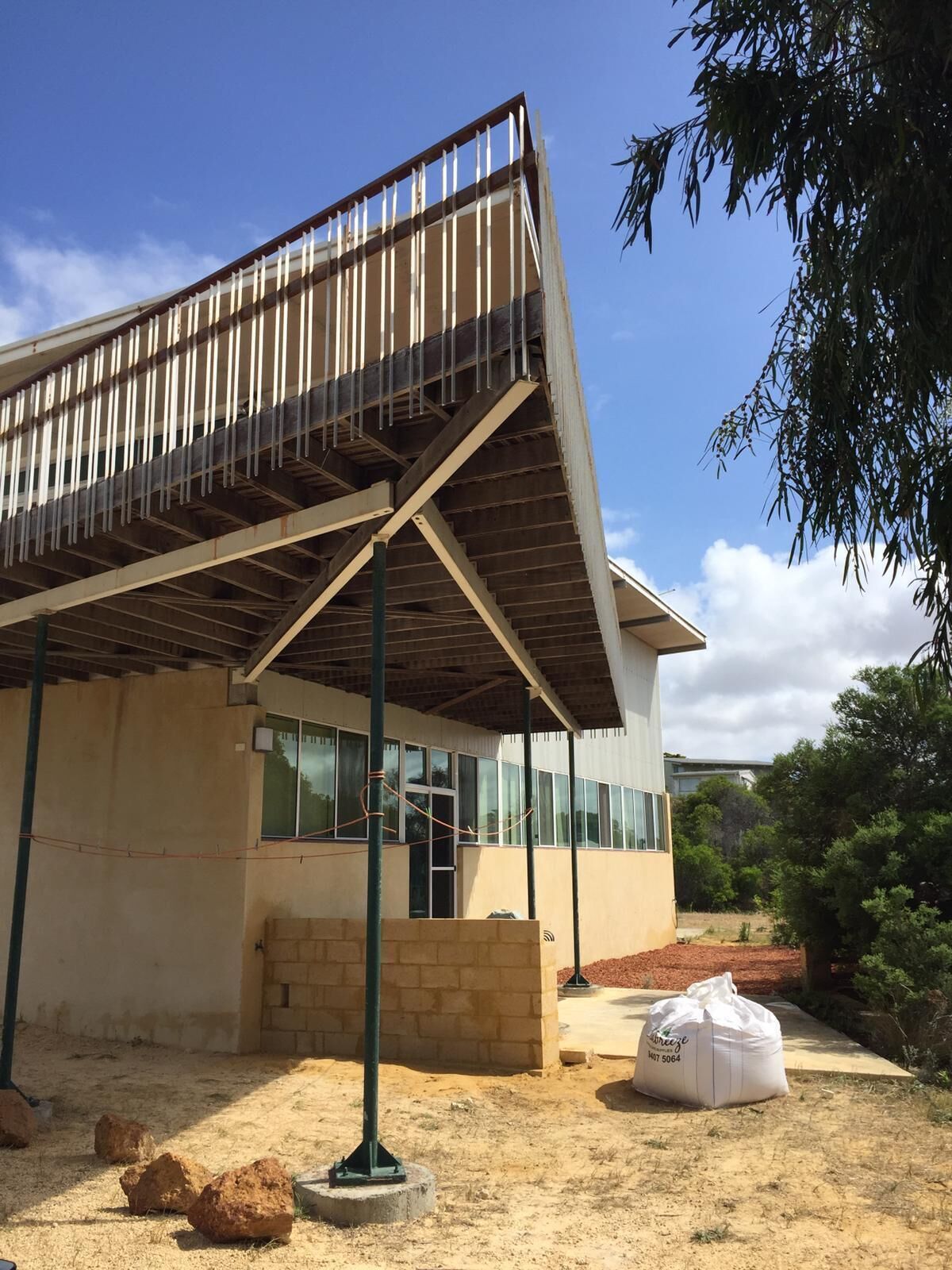 The Glass House Guilderton - The closest house to a river mouth in the WA