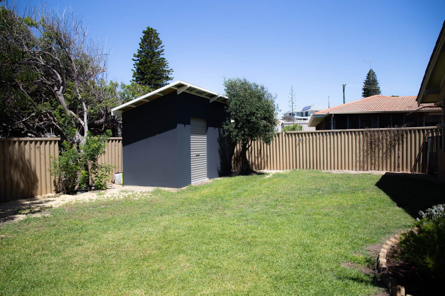 Yanchep Beach Bungalow - Oceanfront - Pet Friendly