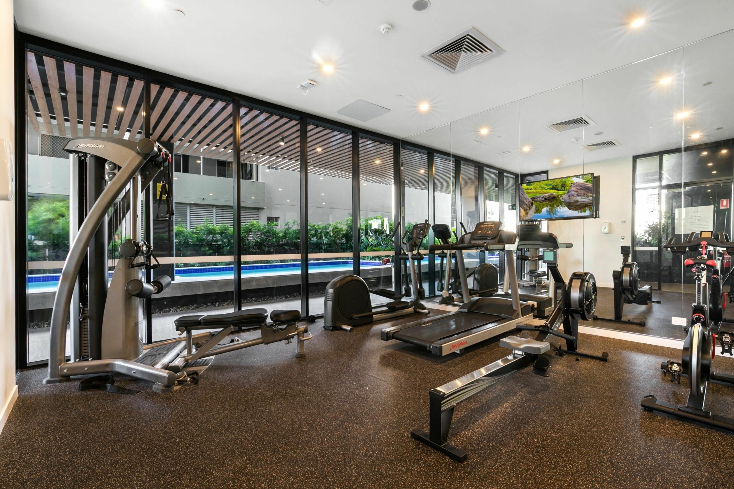 Resort-style Apartment With Balcony, Pool and Gym