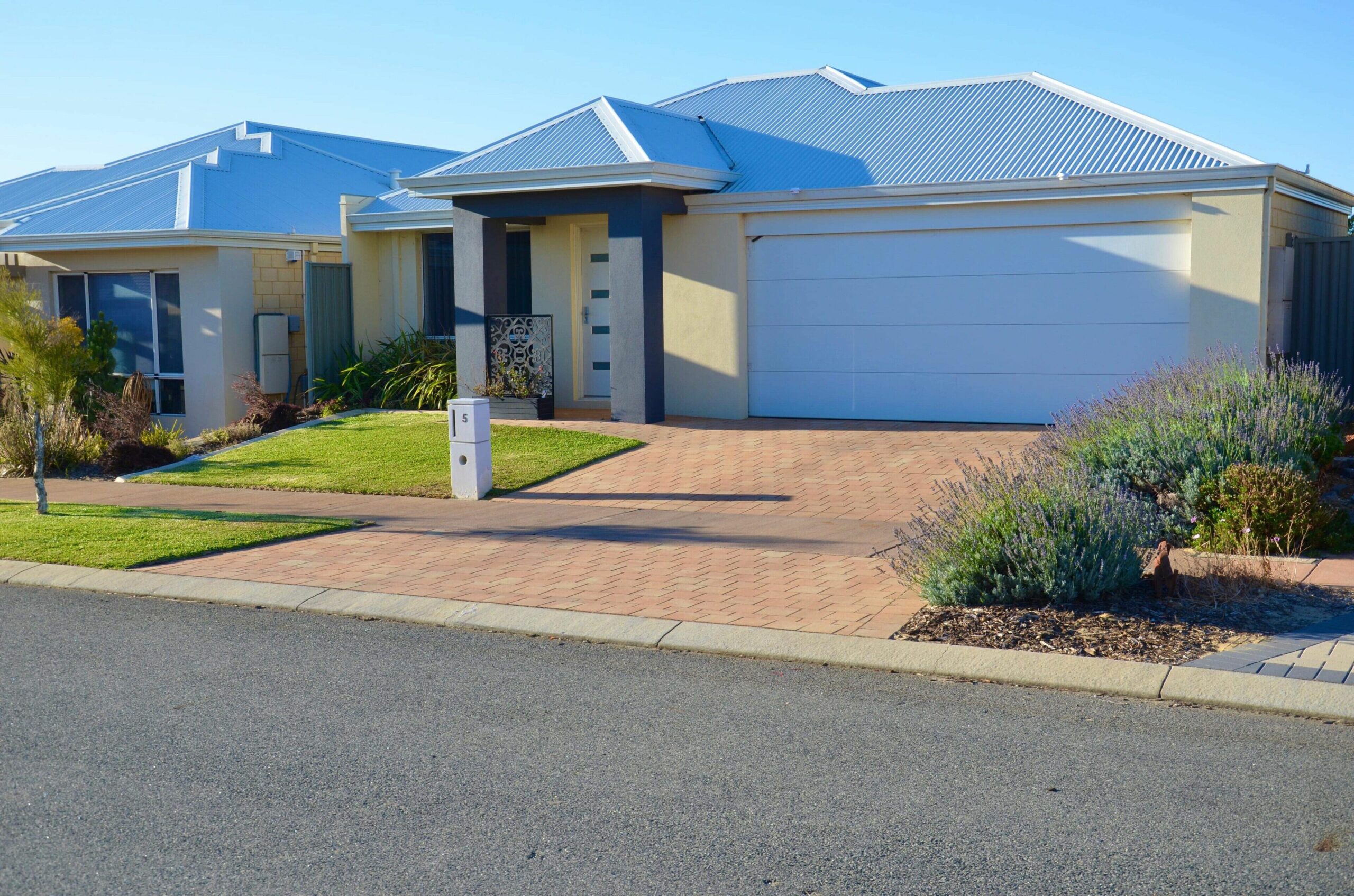 Byford House in the Glades is a Lovely 3 x 2 Family Style Home