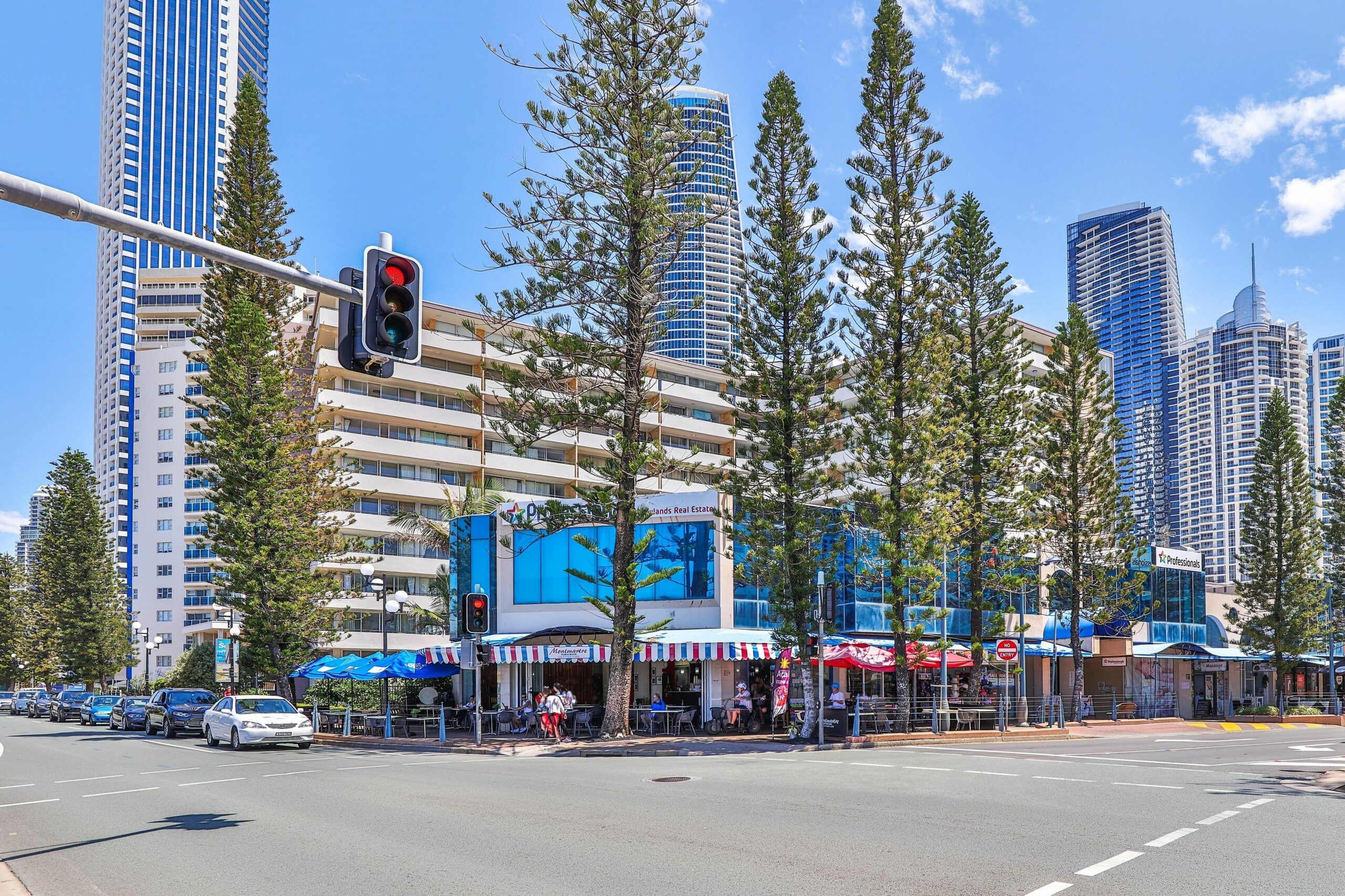 One Lux Stay in Surfers Paradise