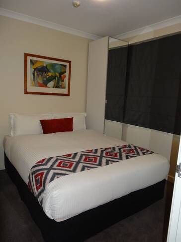 Perth CBD – free parking & WiFi. Ideal for Convention Centre, Chevron, Woodside.