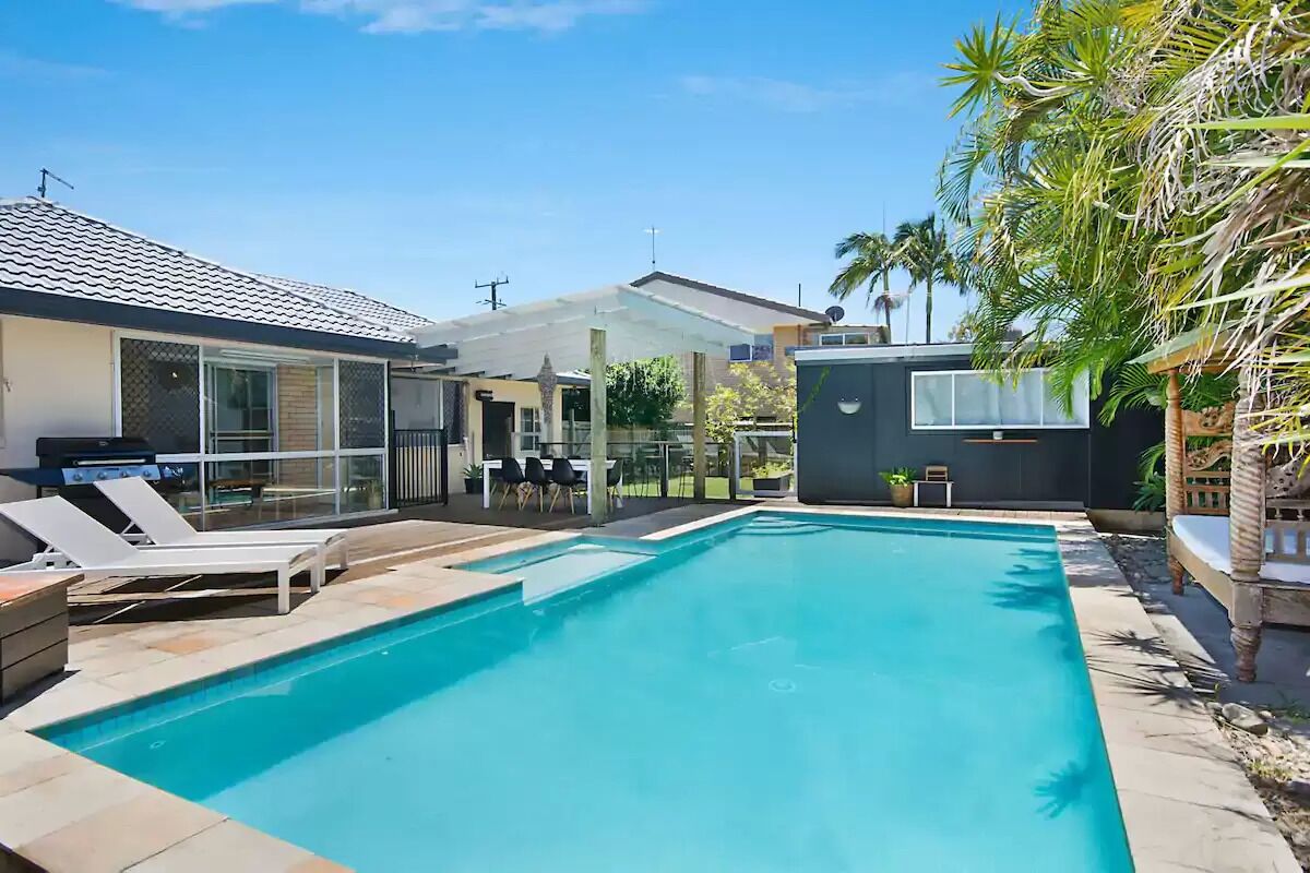 Blissful Yamba with private pool