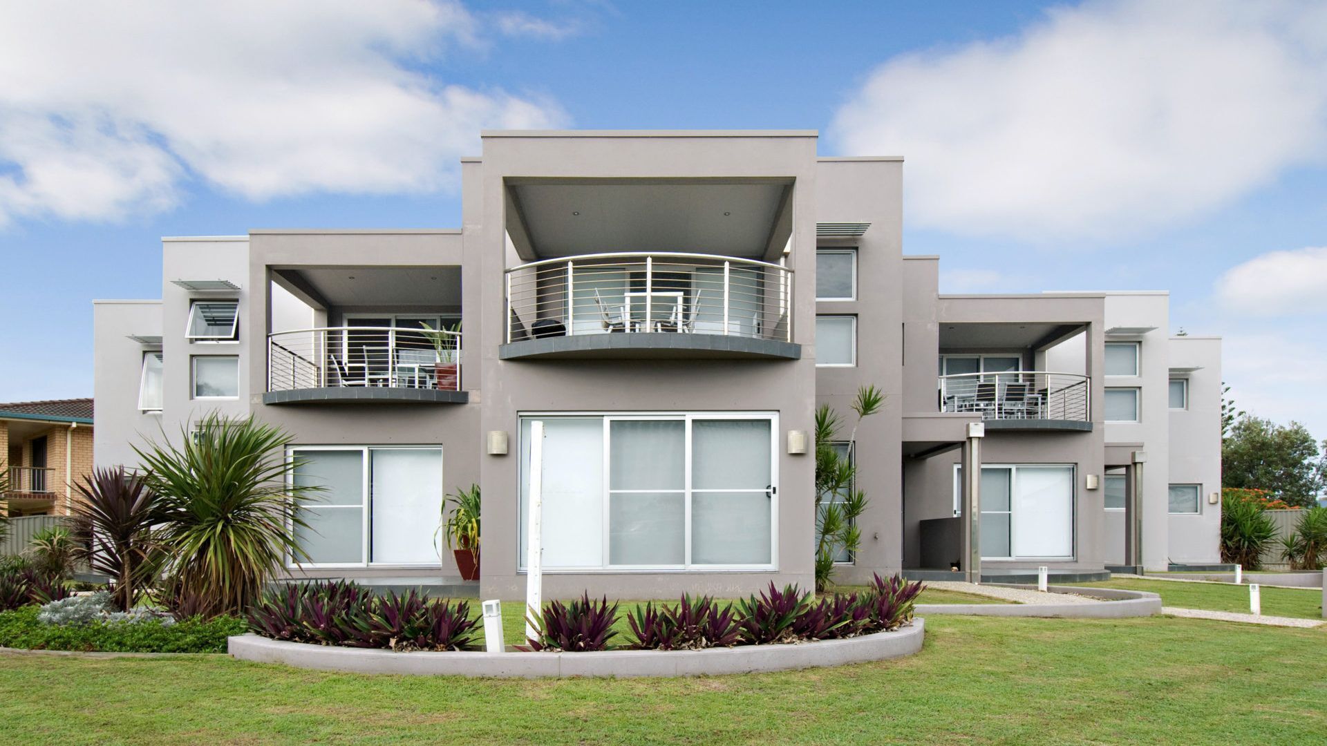 Ter13/3 – Ocean Facing Modern Apartment ON Terrace