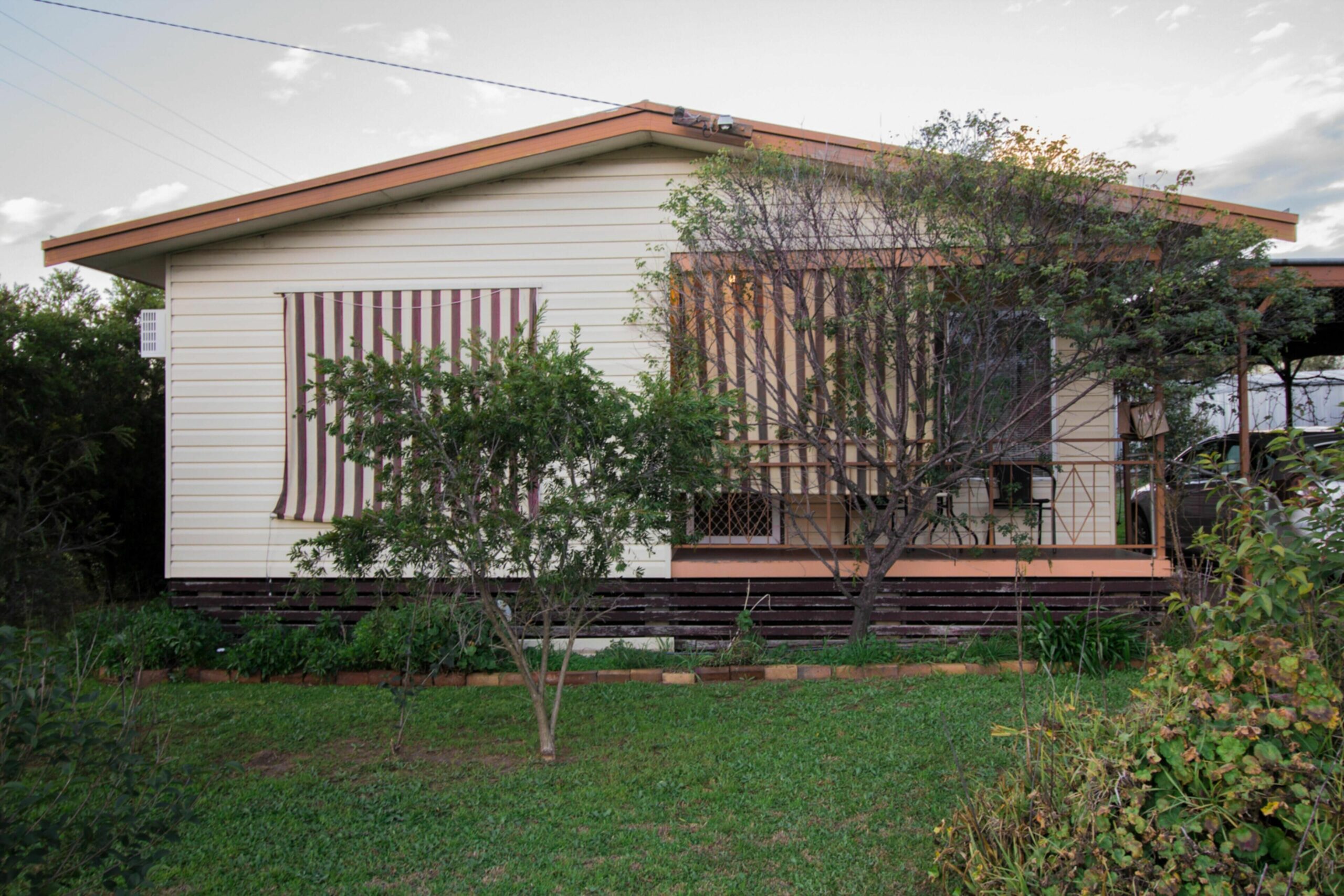 Manilla Cottage - Manilla NSW - FREE WiFi - Pet Friendly - Paragliding - Nature - Lake Keepit - Country Music