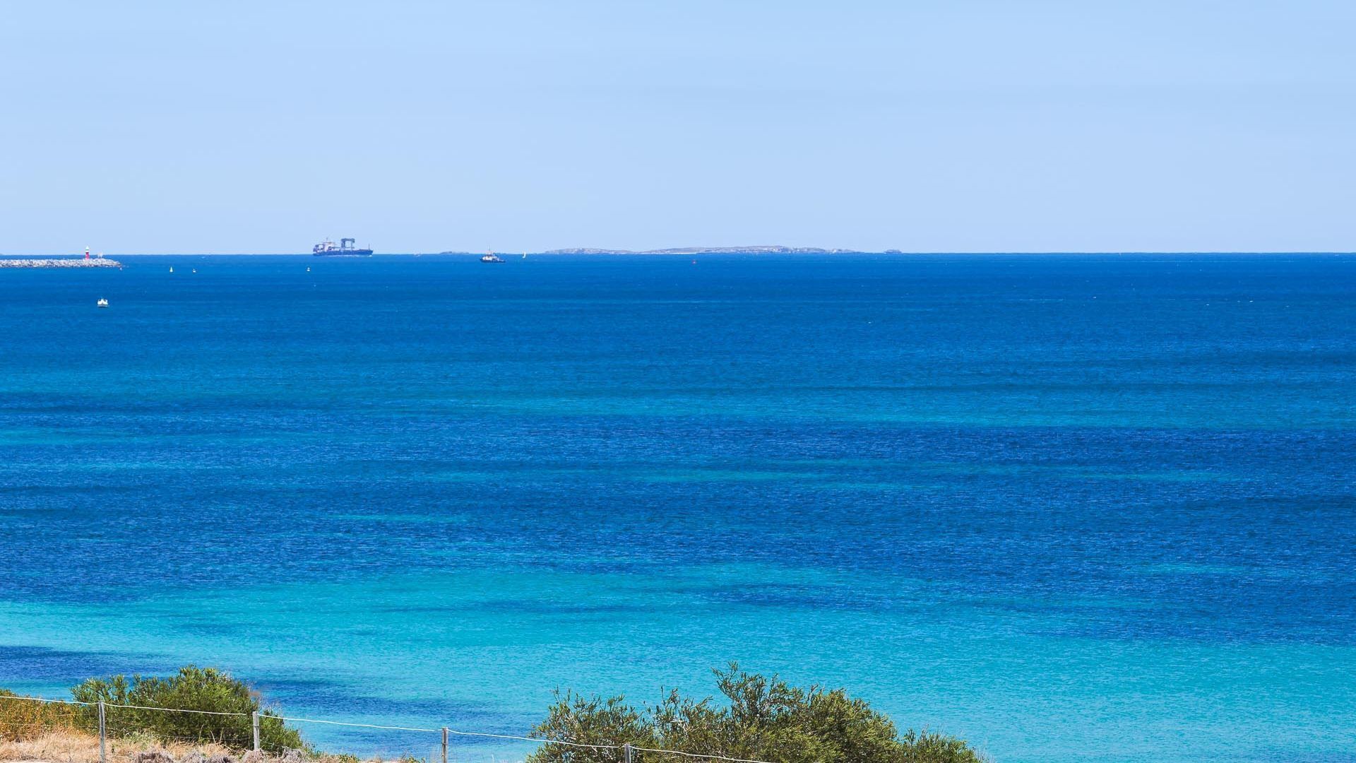 Beachside Ocean View Apartment in Cottesloe