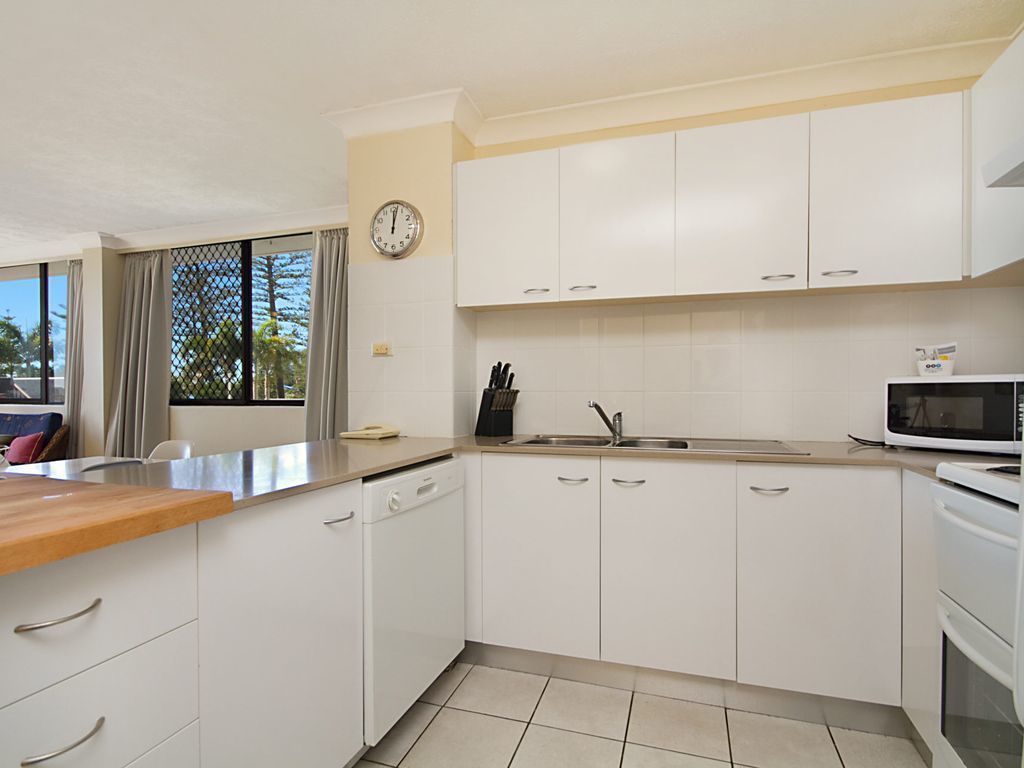 Aries Unit 5 On Coolangatta beachfront with ocean views