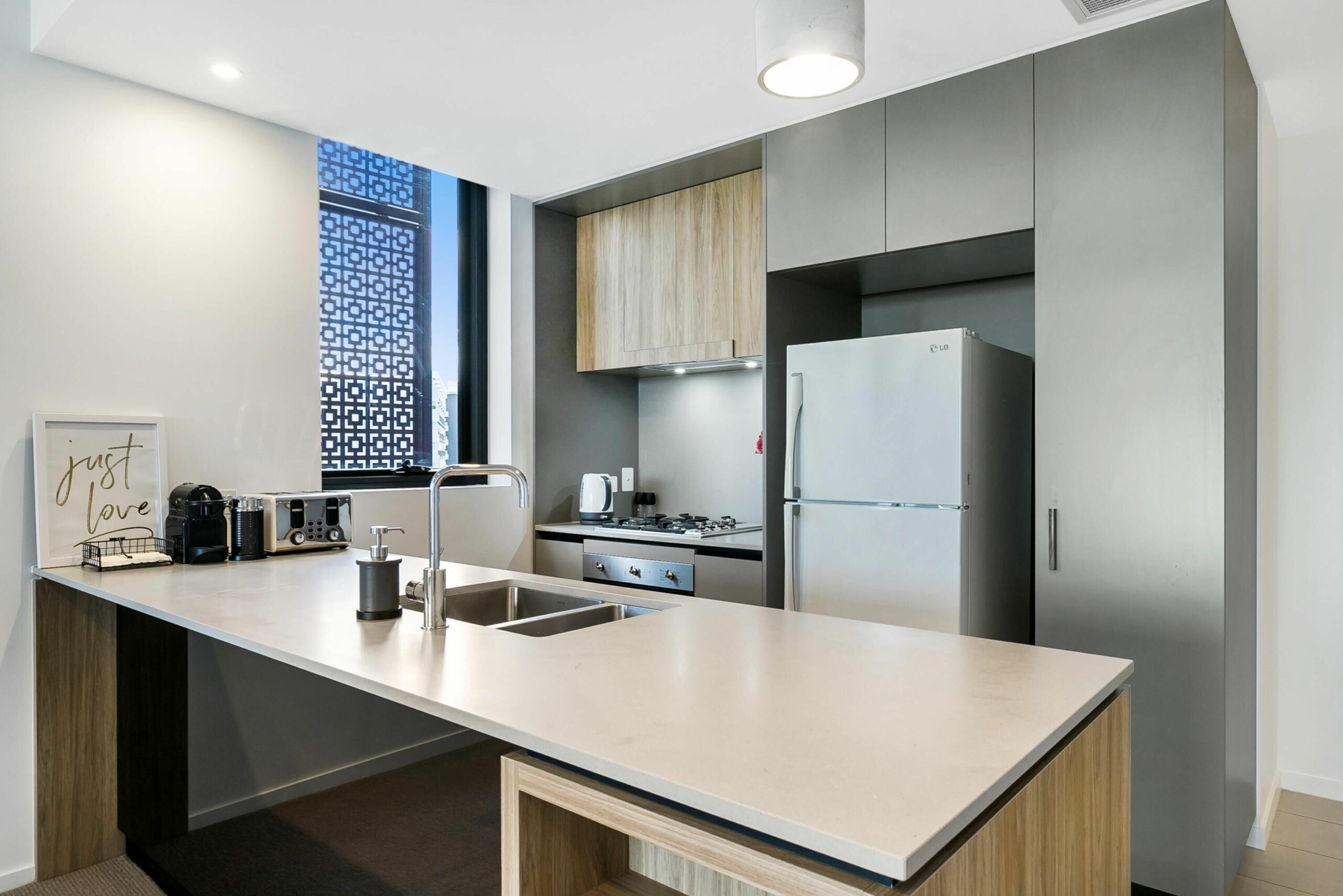 Bright Modern Apartment Near City and Southbank