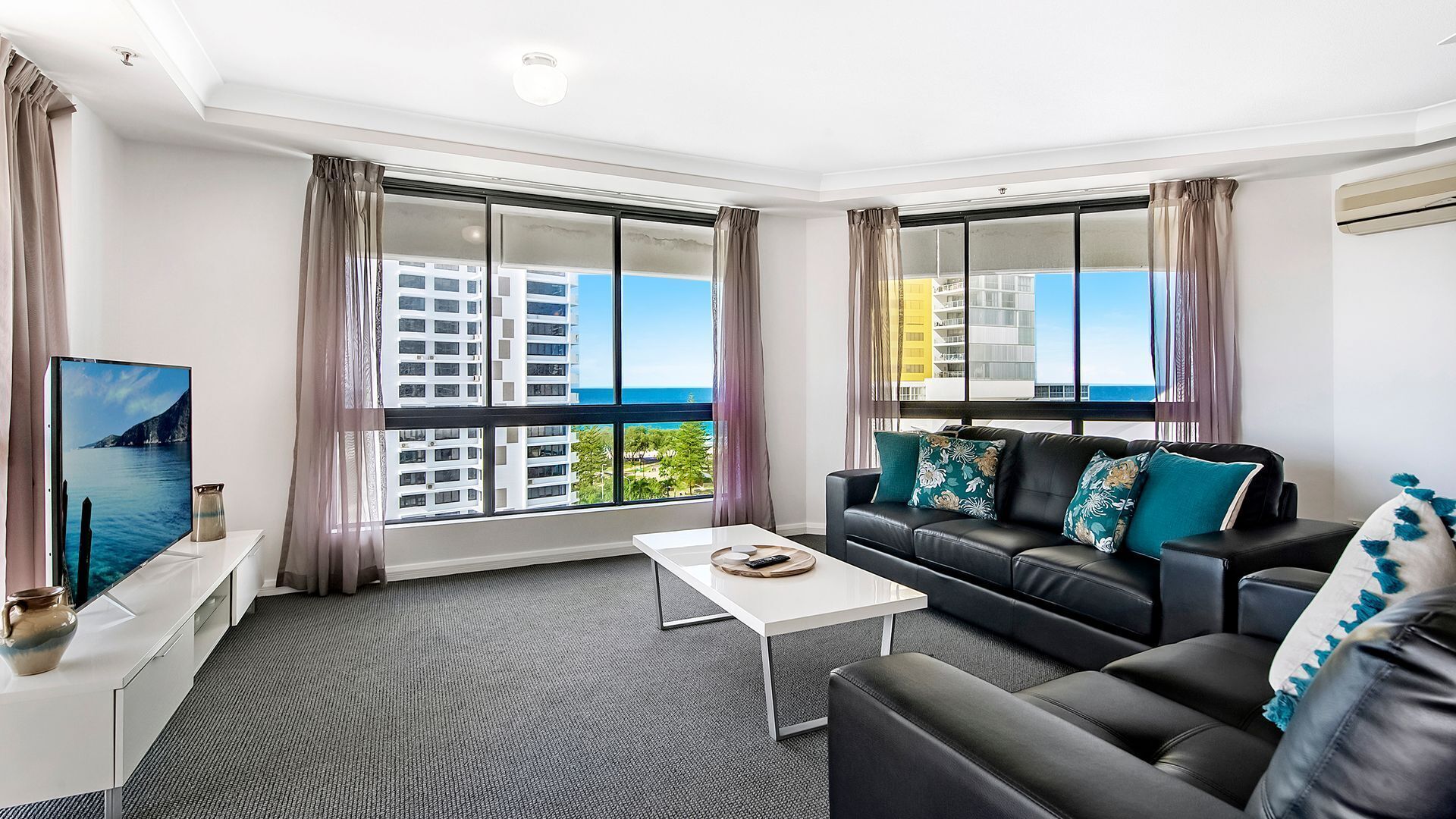 Victoria Square 2 Bed Ocean View Broadbeach