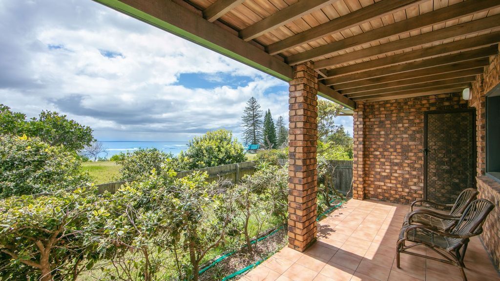 Oceanique Studio 43 Ocean Road Brooms Head Cosy Ocean Views Opposite Beach