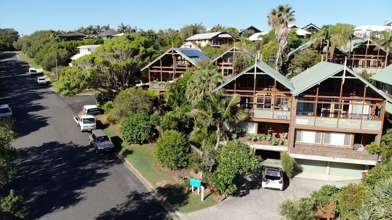 Angourie Beach House ,ocean Views,100m to Beach, Cafe,restraunt,swing &nat Park