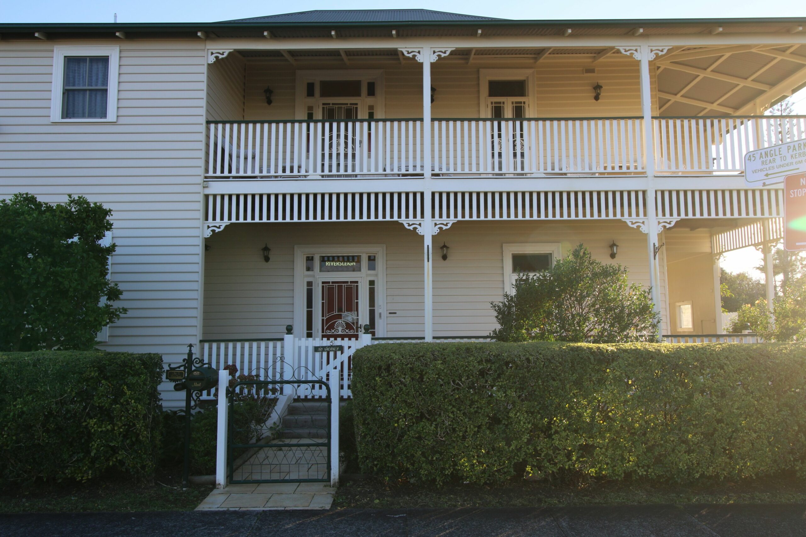 Historic house across from Riverfront , Gateway to Byron Bay & surrounding areas