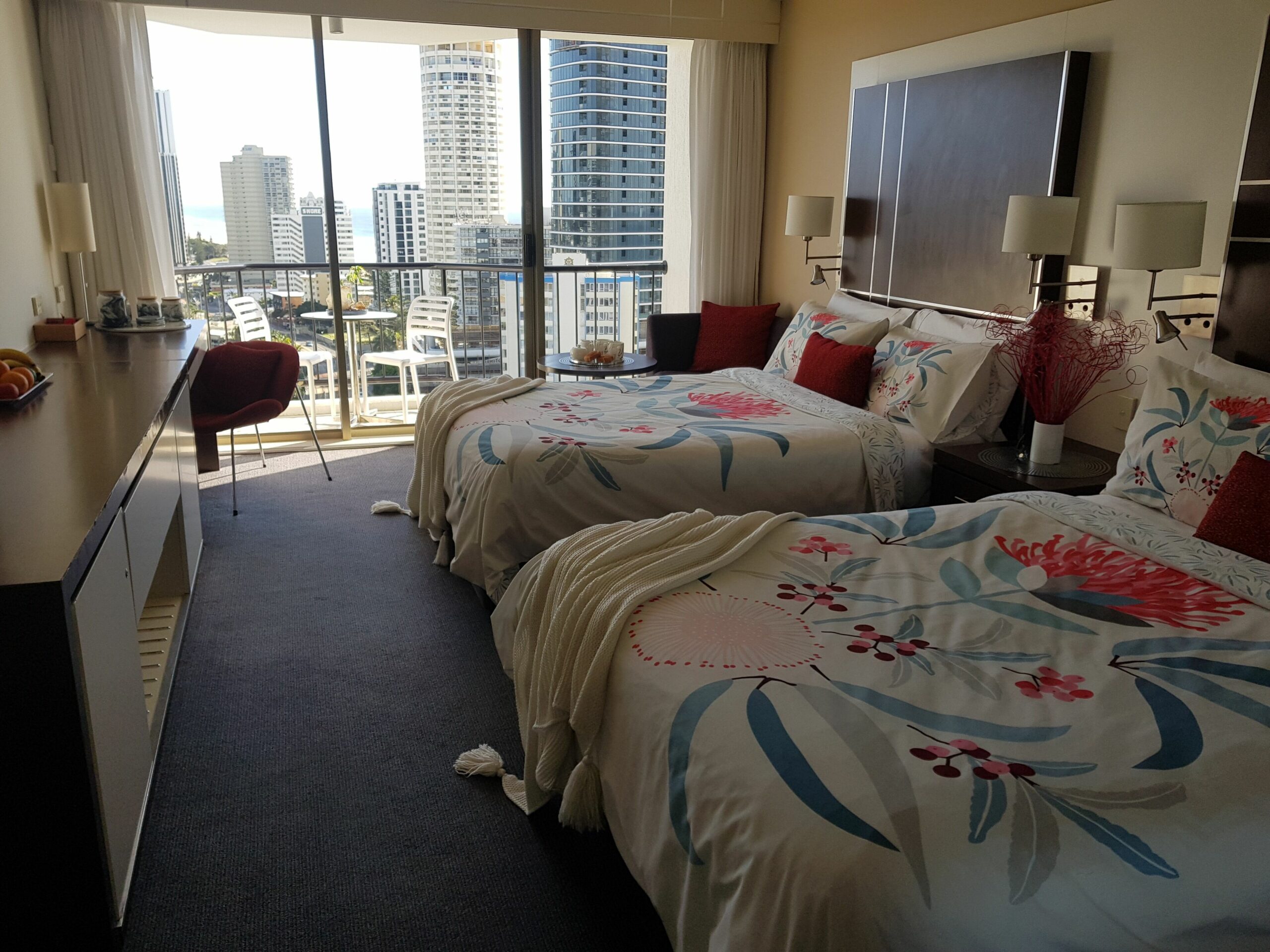 16th Floor Surfers Paradise Suite