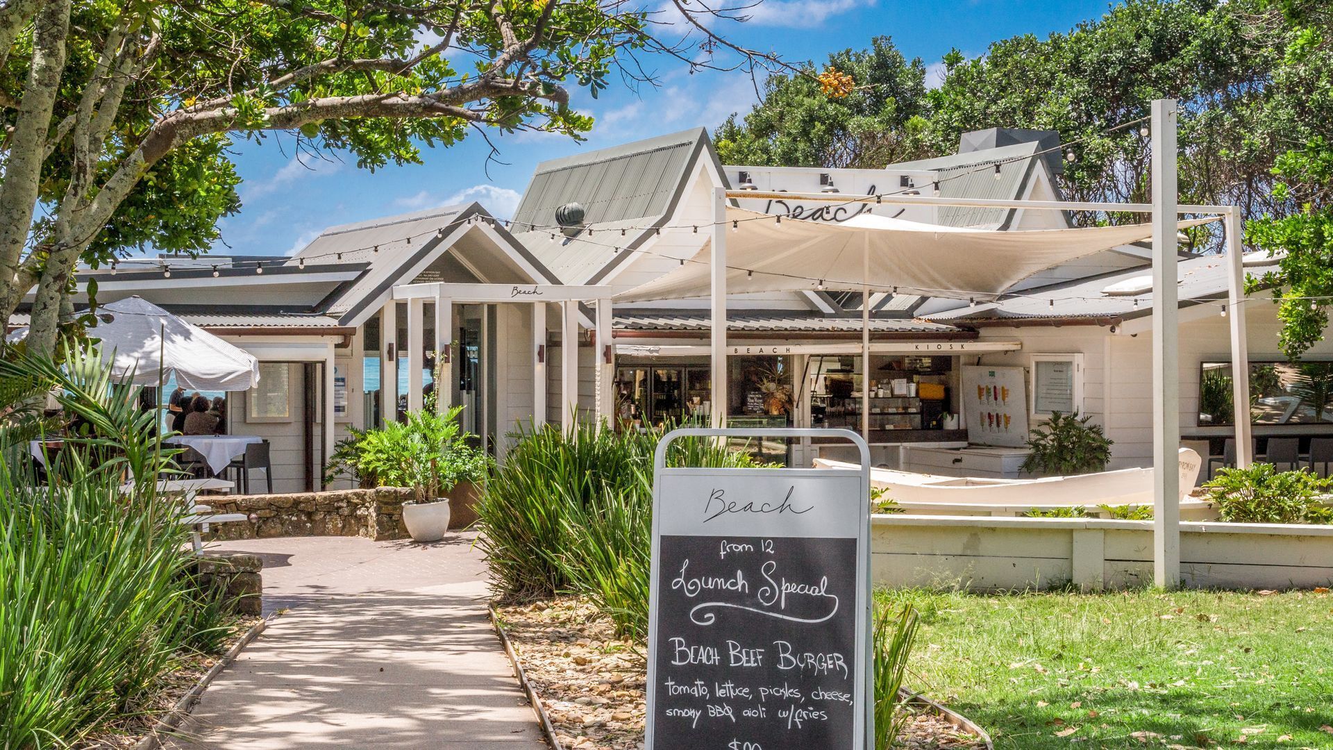 Byron Beachfront - Park the car and Walk Everywhere a Simple and Perfect Holiday!