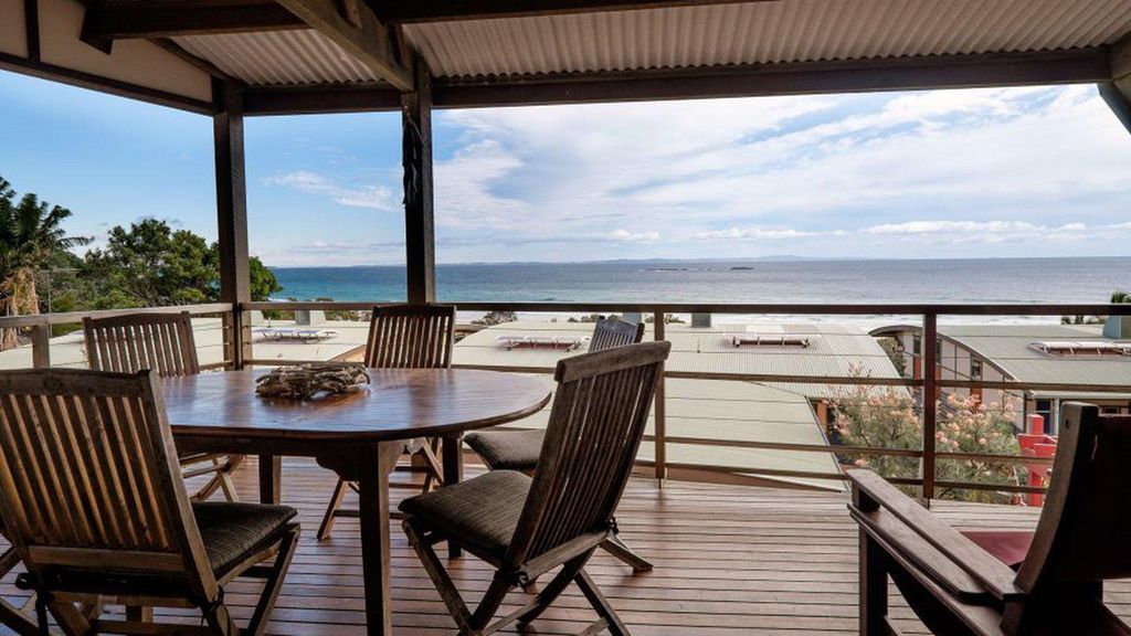 Claytons 8 3 Bed, 2 Bath, Sensational Views, no Need for a Car! Beachfront :)