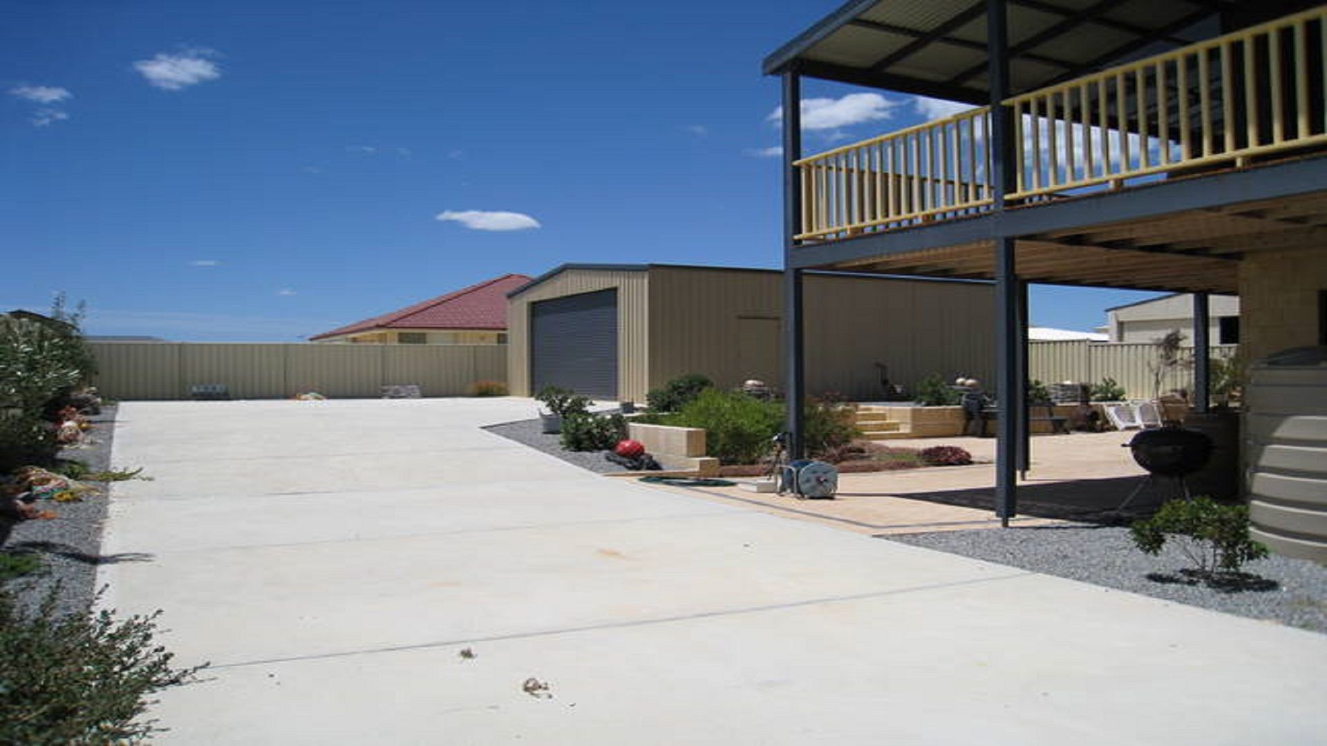 Absolute Beachfront Holiday House (Mid-West Region)