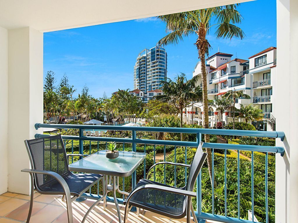 Calypso Plaza Resort Unit 215 Motel Style room in resort style complex on Coolangatta beach