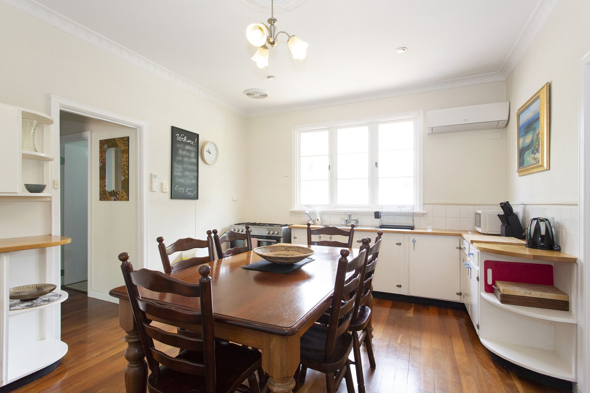 Charming 3 Bedroom Cottage Close to Perth Cbd, Perth Airport and Curtin Uni