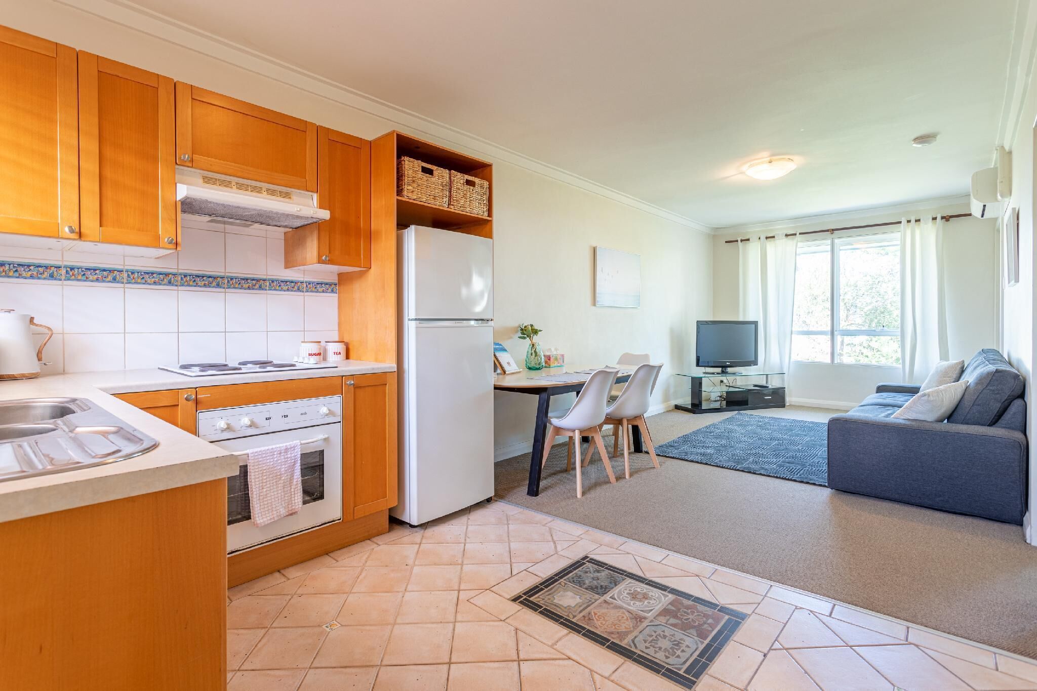 This Apartment is a 1 Bedroom, 1 Bathrooms, Located in Scarborough, WA