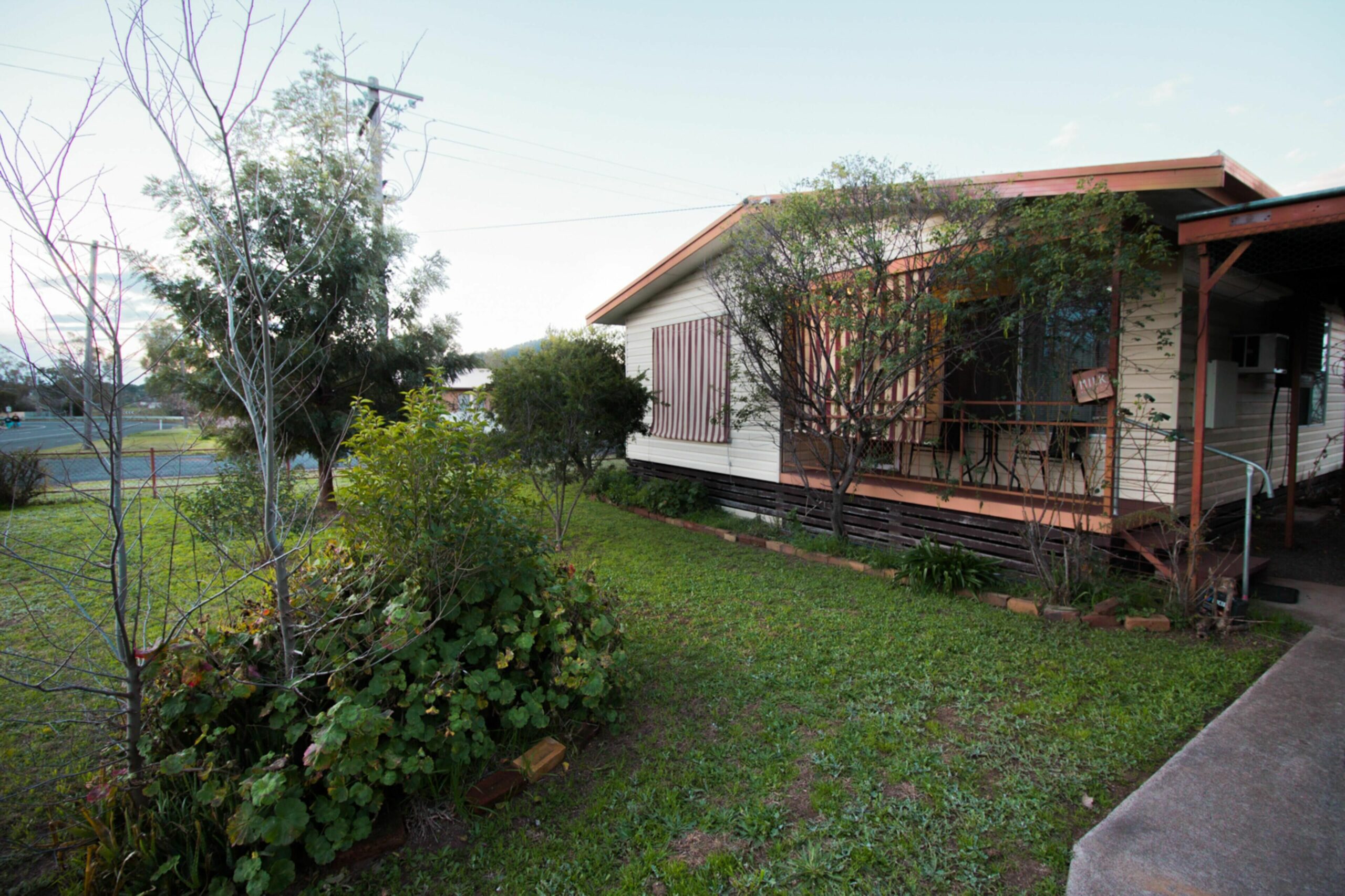 Manilla Cottage - Manilla NSW - FREE WiFi - Pet Friendly - Paragliding - Nature - Lake Keepit - Country Music