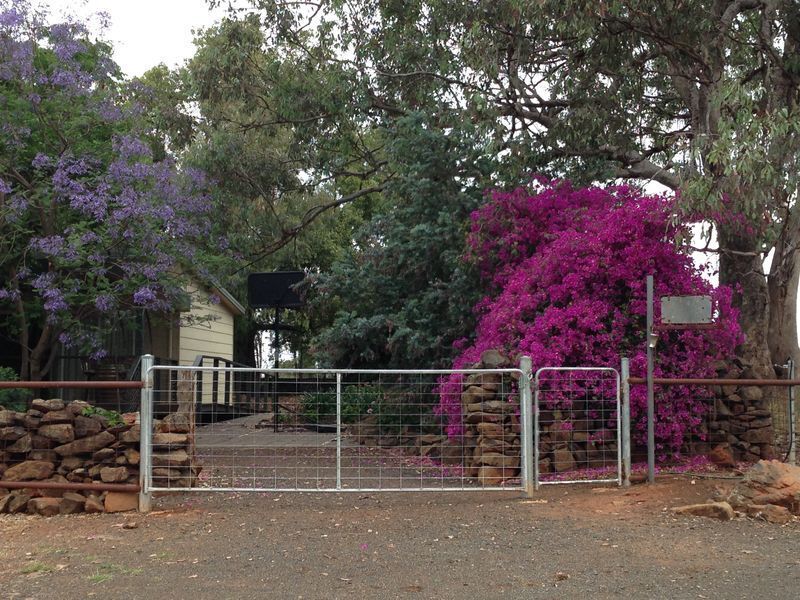 Bulwarra - 3 Family Studios with shared kitchen & games room