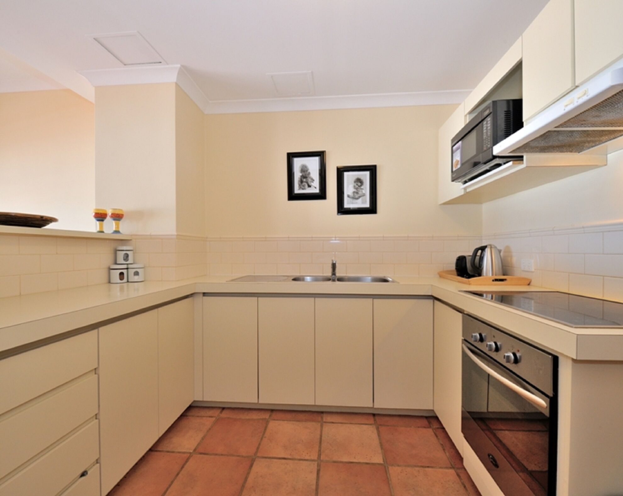 Great Value 2 Bedroom Apartment in the Heart of South Fremantle