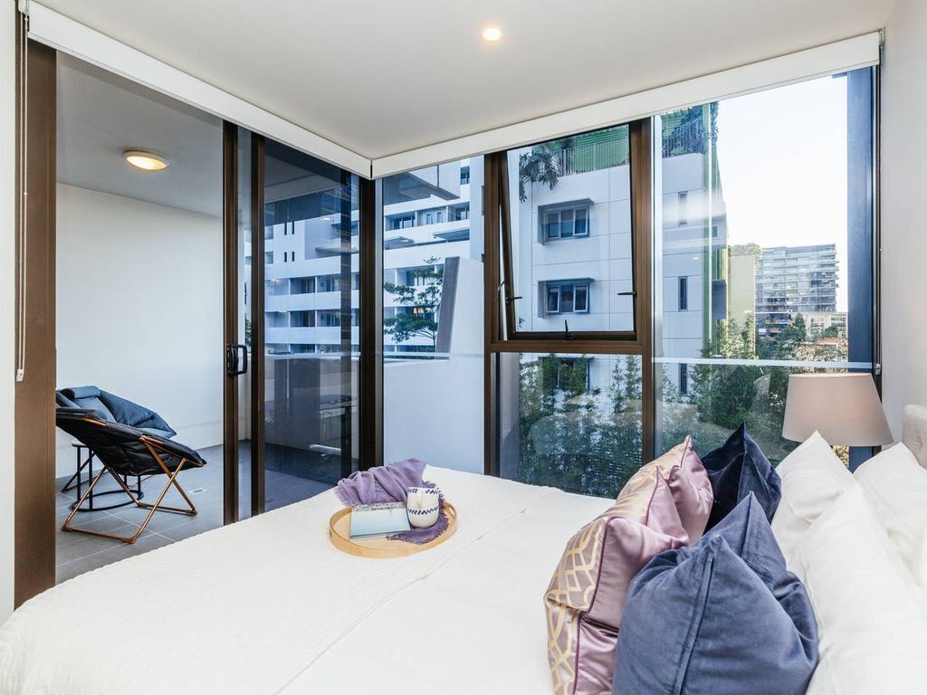 Stylish 1 Bed Apartment w/ Rooftop Pool &parking