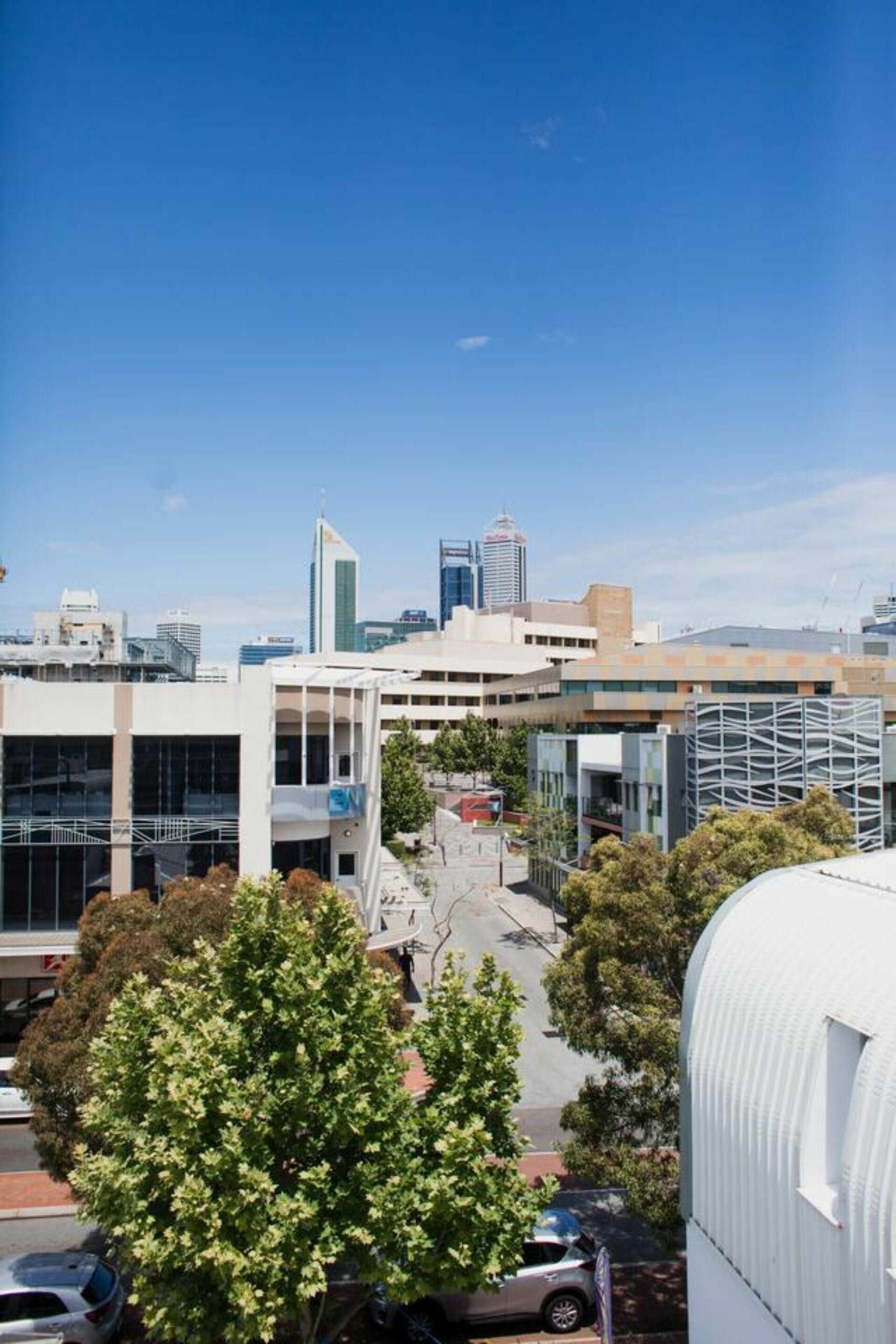 The Nest - Spacious Studio on Newcastle St With Roof Terrace