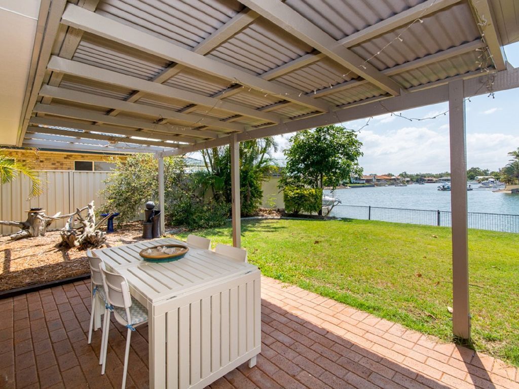 Lowset Home on the Canal – Dolphin Dr, Bongaree